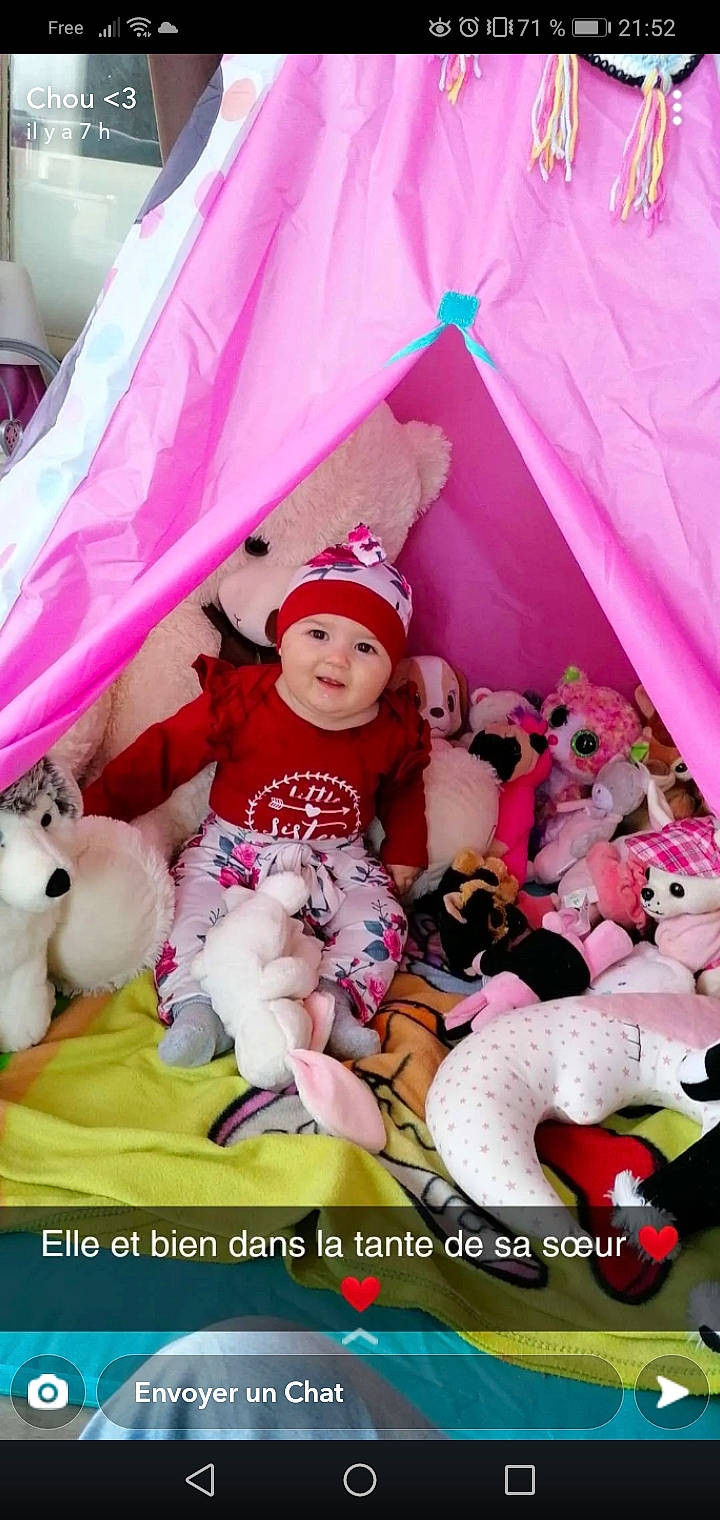 Lindsay participe au concours pour gagner de l'argent avec cette photo : baby, baby_products, cap, child, comfort, event, fun, fur, happy, headwear, leisure, linens, magenta, mammal, person, pink, stuffed_toy, teddy_bear, toddler, toy