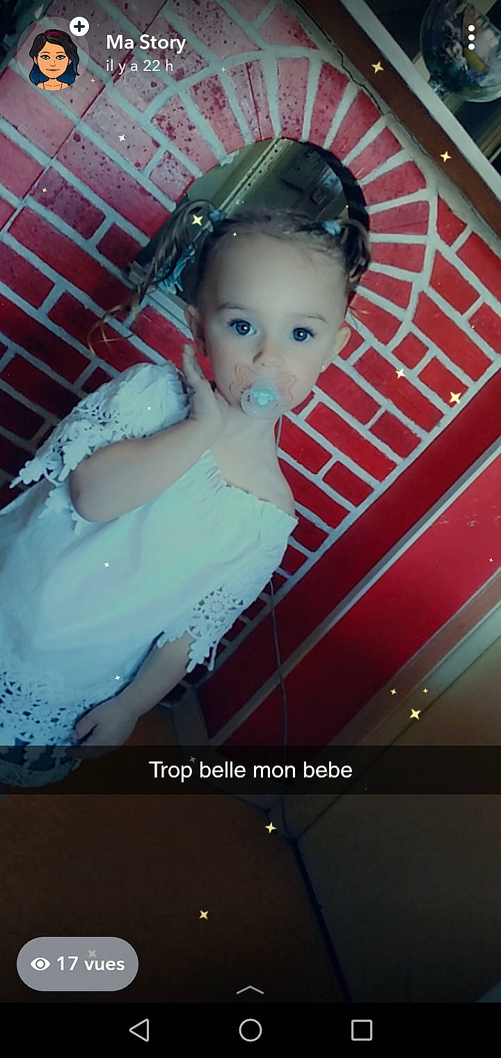 Hailey a rejoint le concours — aidez-le/la à gagner de superbes lots ! barbie, bridal_accessory, design, display_device, doll, dress, eyelash, fashion_accessory, fashion_design, flash_photography, formal_wear, gown, hair_accessory, headpiece, jewellery, magenta, pattern, person, pink, toy