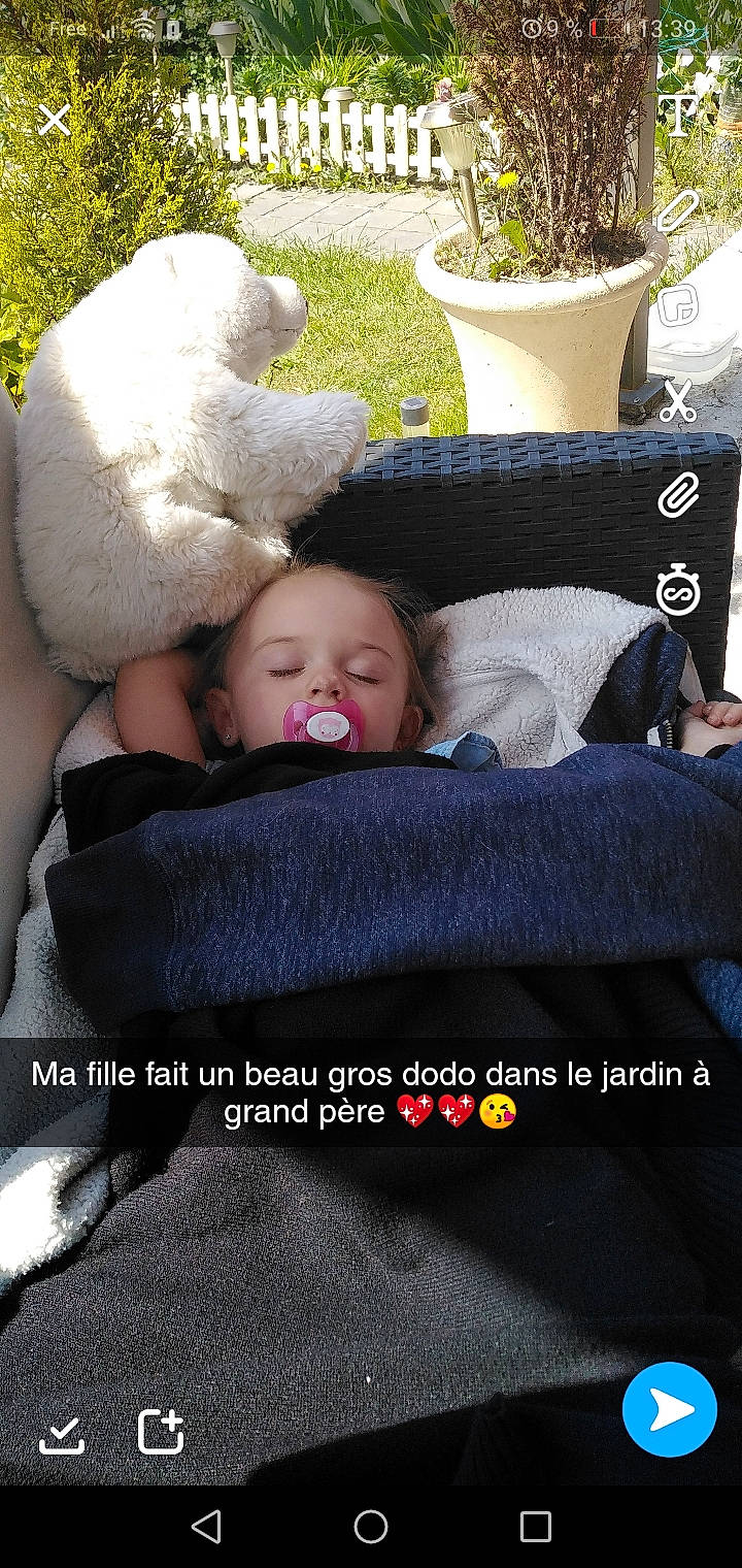 Hailey a rejoint le concours — aidez-le/la à gagner de superbes lots ! baby, car_seat, child, comfort, fur, person, photography, product, toddler