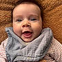 Serena a rejoint le concours — aidez-le/la à gagner de superbes lots ! baby, smiling, face, eyes, bib, striped_clothing, blanket, happy, infant, closeup, cute, child, soft_texture, indoors, portrait, cheerful, mouth_open, skin, head, person