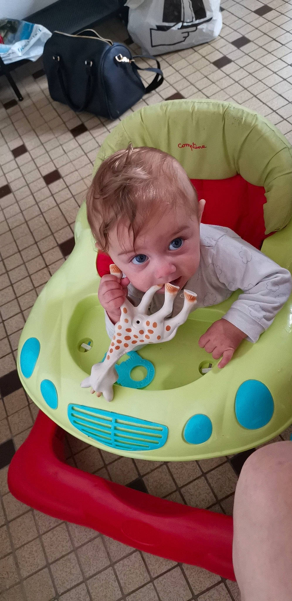 Kelyann a rejoint le concours — aidez-le/la à gagner de superbes lots ! baby, baby_products, baby_toys, child, joy, person, play, product, sitting, toddler, toy