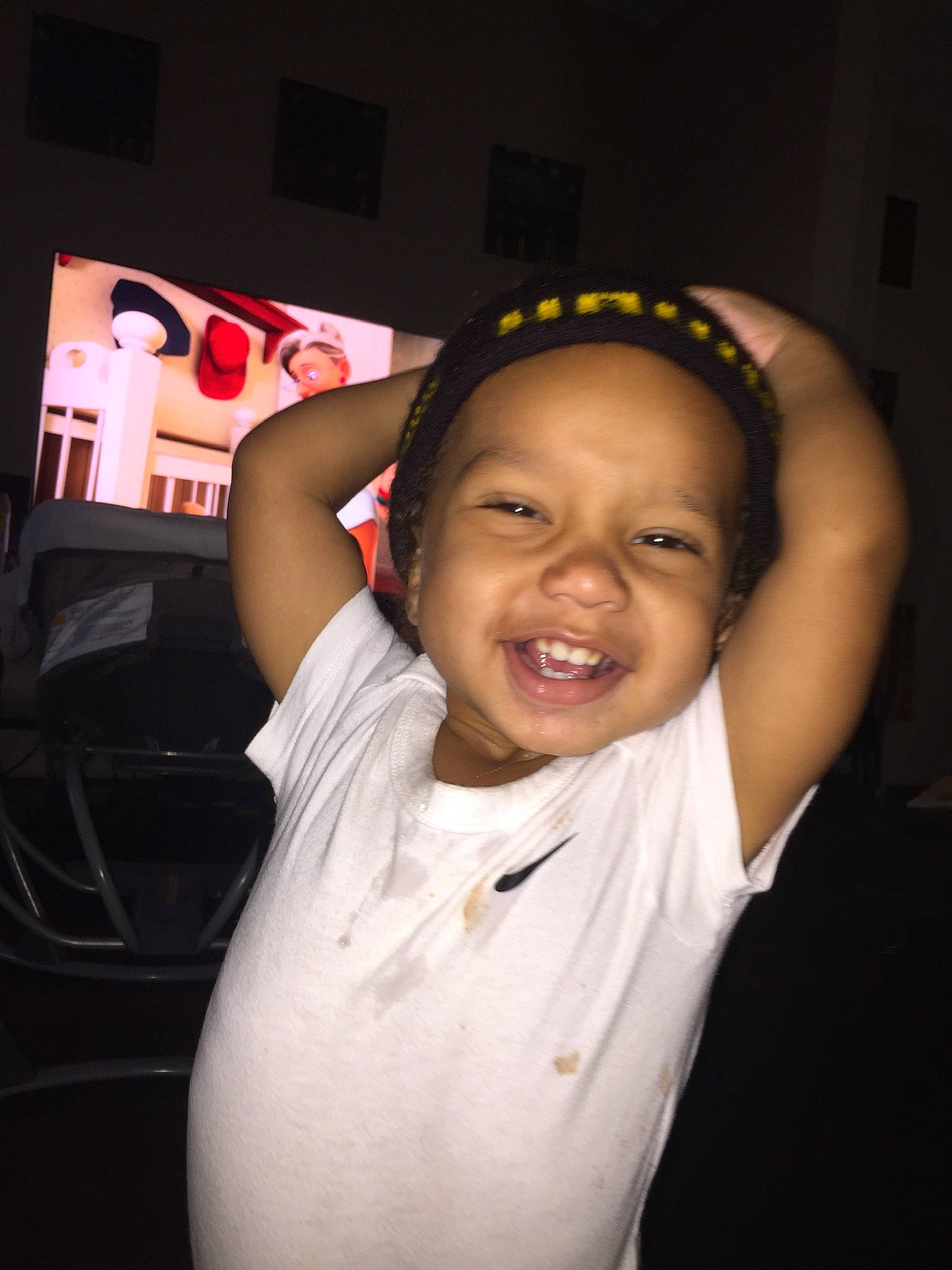 Marcellus is registered to the contest to win money with this photo: arm, cheek, child, chin, cool, ear, eyebrow, face, facial_expression, forehead, fun, happy, head, joy, laugh, lip, mouth, neck, nose, person