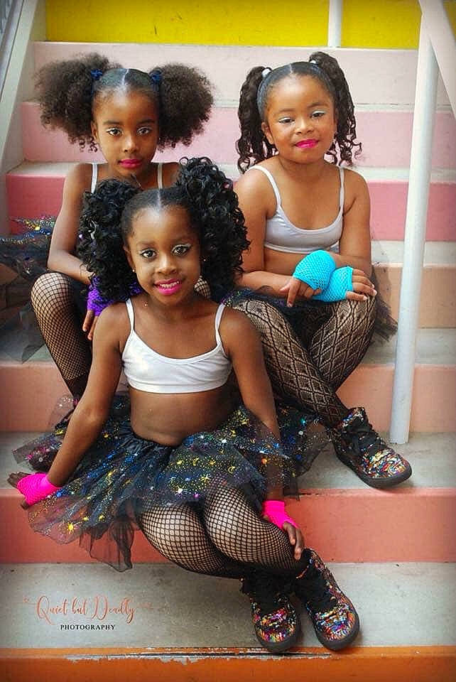 Jazmyn is registered to the contest to win money with this photo: abdomen, child, child_model, daughter, joy, leg, person, smile, thigh, toddler