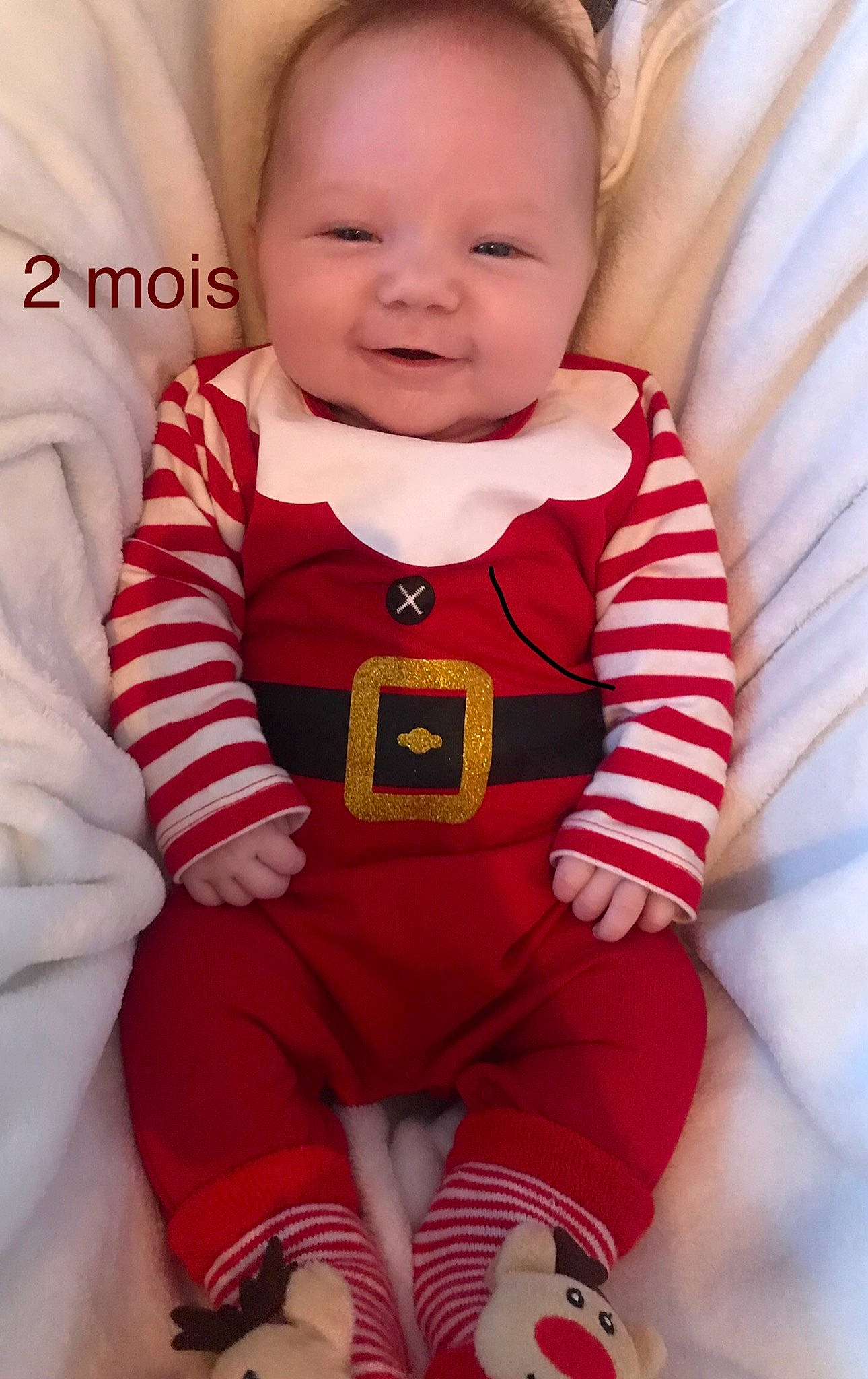 Paola a rejoint le concours — aidez-le/la à gagner de superbes lots ! baby, baby_toddler_clothing, cheek, child, collar, comfort, dress, eye, happy, head, joy, outerwear, person, pink, product, skin, sleeve, smile, t_shirt, textile