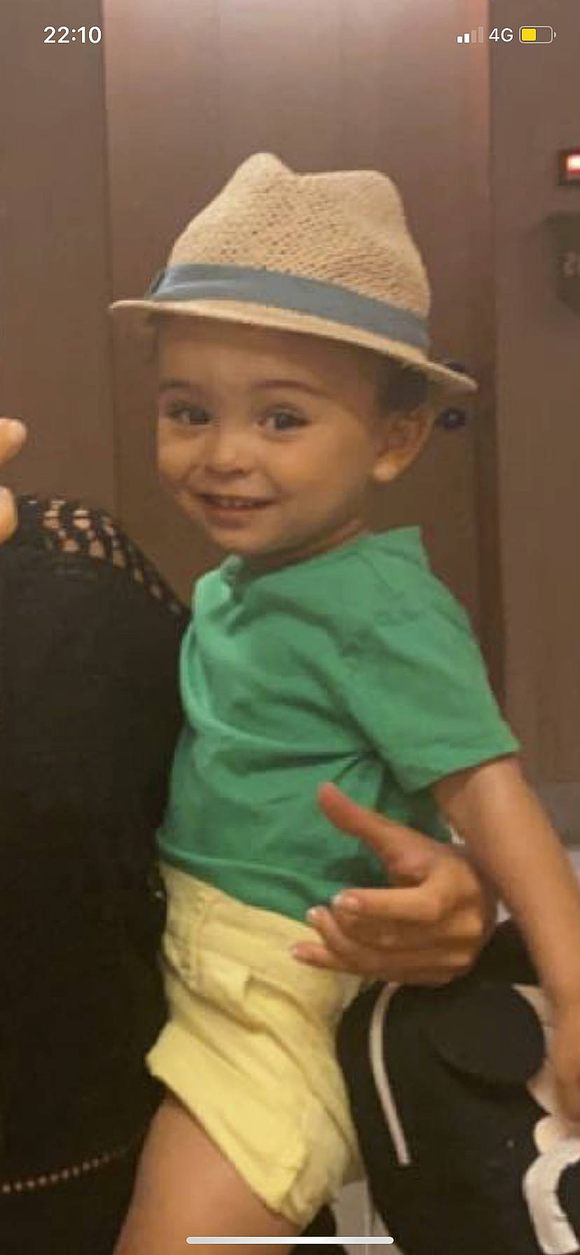 Ishaq participe au concours pour gagner de l'argent avec cette photo : baby, cap, cheek, chin, cool, eye, face, finger, gesture, happy, hat, headgear, headwear, joy, mouth, nose, person, skin, sleeve, smile