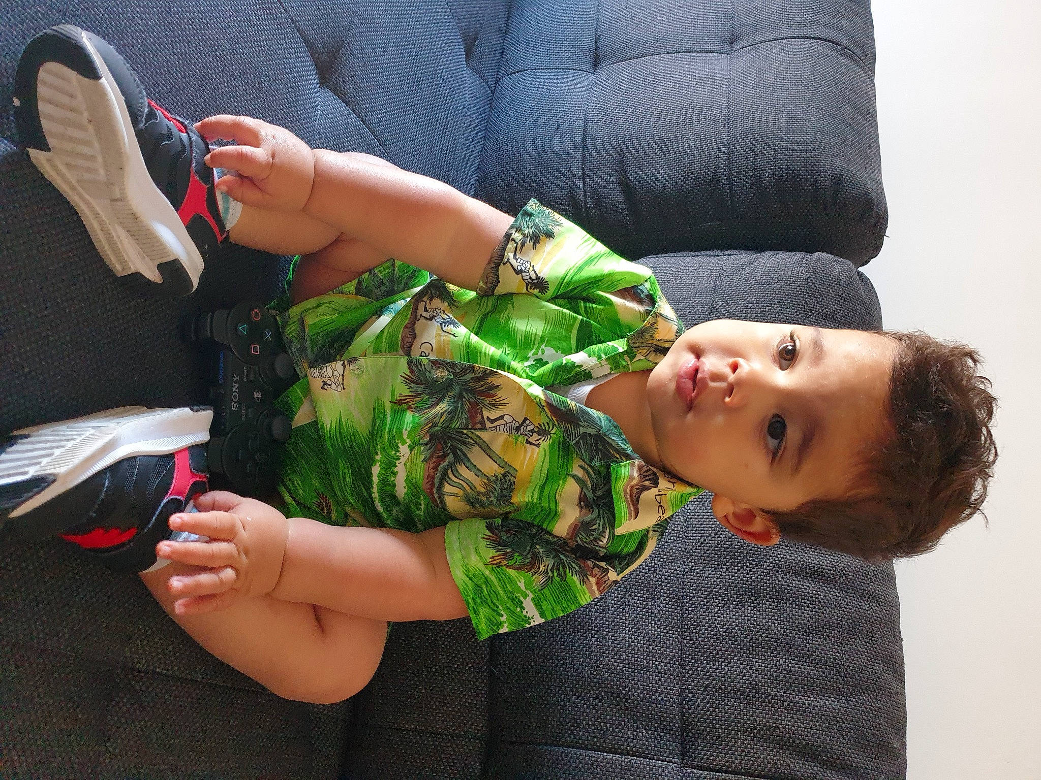 Tyler a rejoint le concours — aidez-le/la à gagner de superbes lots ! arm, beauty, child, comfort, elbow, fashion, fun, gesture, grass, human_leg, joint, nail, pattern, person, plant, sleeve, street_fashion, textile, thigh, thumb