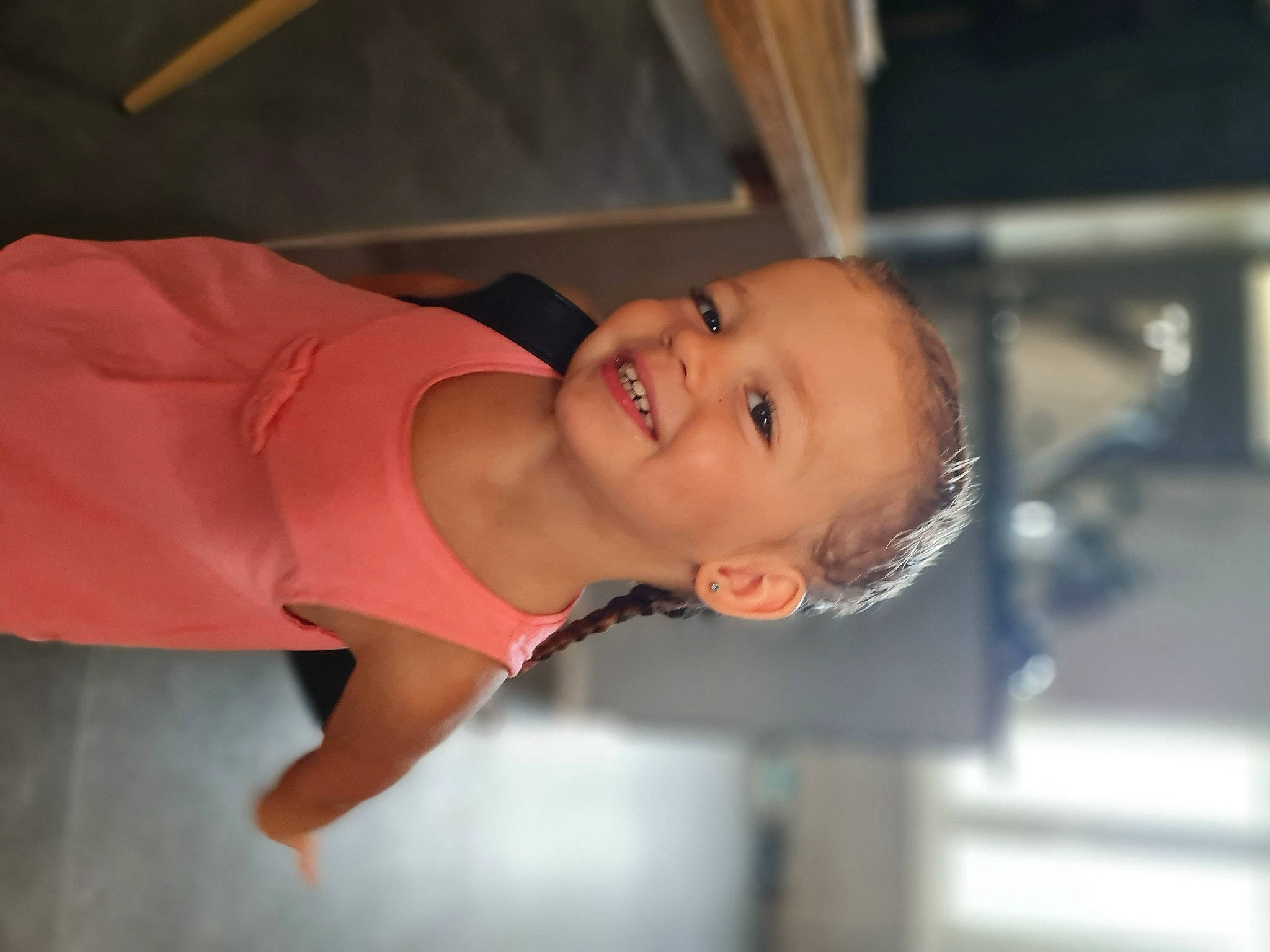 Anna a rejoint le concours — aidez-le/la à gagner de superbes lots ! baby, baby_laughing, baby_products, baby_toddler_clothing, cheek, child, elbow, eye, fun, happy, human_body, iris, joy, laugh, lip, mouth, nose, person, room, sleeve