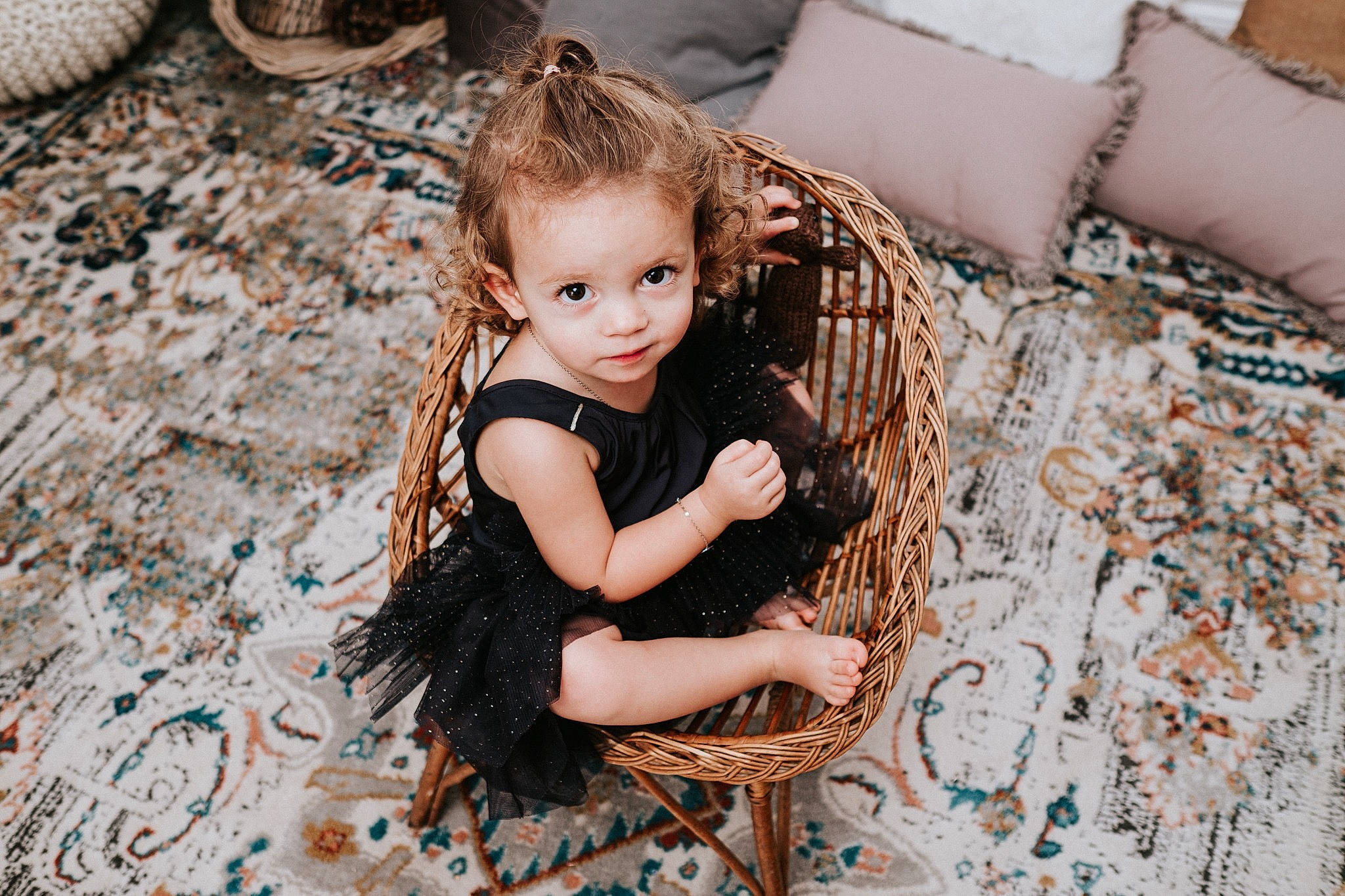 Anna a rejoint le concours — aidez-le/la à gagner de superbes lots ! black_hair, doll, dress, eye, eyelash, fashion_design, fawn, flash_photography, flooring, fun, grass, hair, happy, headpiece, iris, long_hair, person, skin, toddler, toy