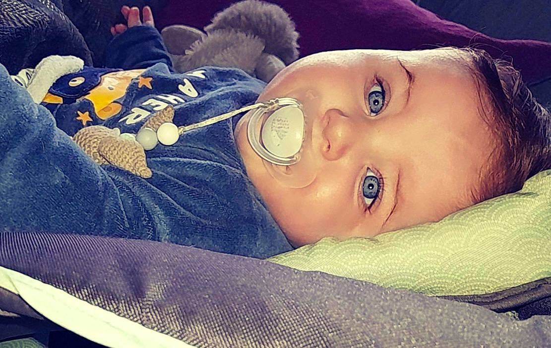 Ruben a rejoint le concours — aidez-le/la à gagner de superbes lots ! black_hair, child, cloud, comfort, cool, couch, electric_blue, eyebrow, eyelash, flash_photography, hairstyle, happy, headpiece, iris, jewellery, lip, neck, person, skin, smile