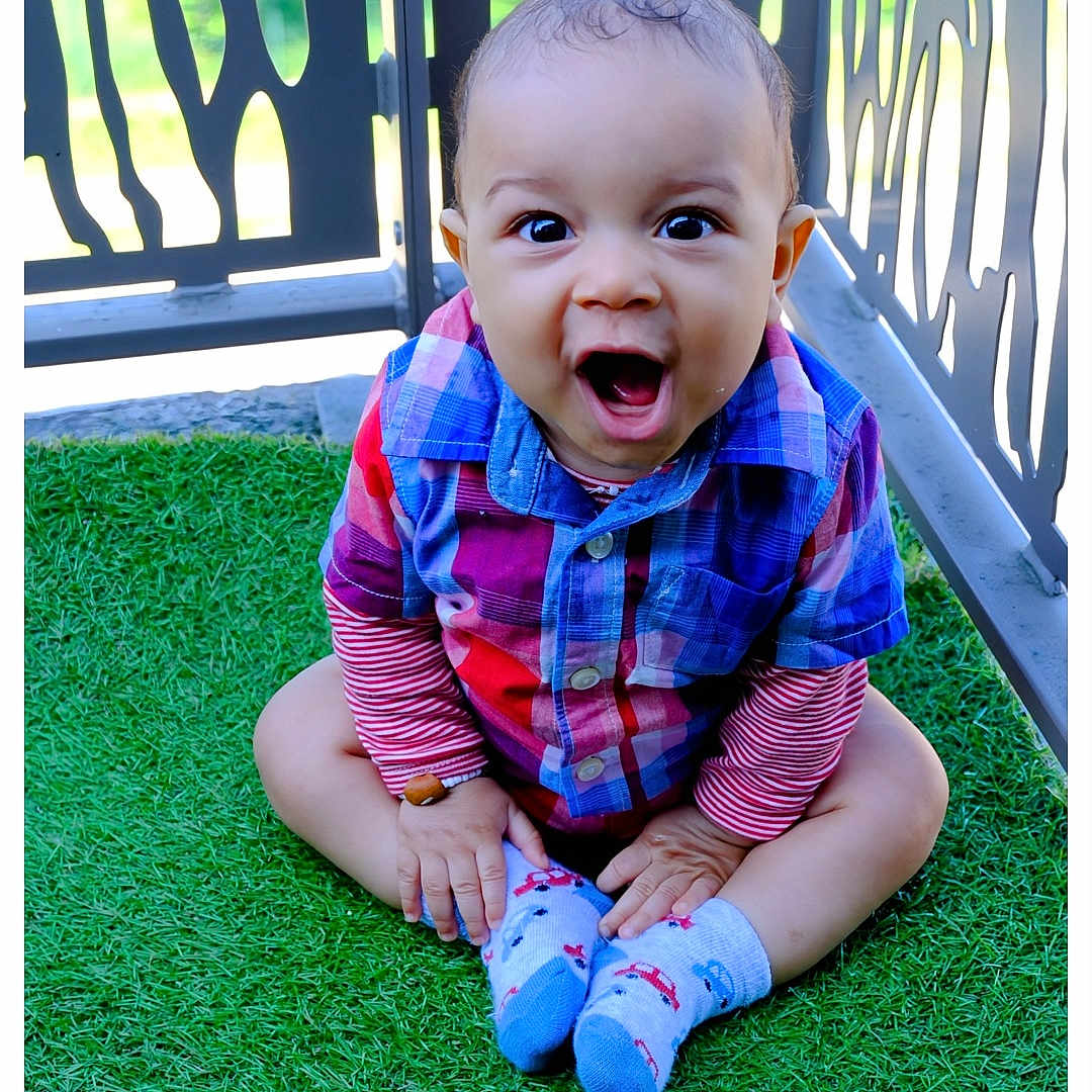 Eden a rejoint le concours — aidez-le/la à gagner de superbes lots ! adult, art, baby, boy, collage, face, female, grass, head, lawn, male, man, nature, outdoors, park, person, photography, plant, portrait, woman