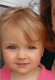 Elya participe au concours pour gagner de l'argent avec cette photo : baby, bangs, blond, brown_hair, cheek, child, chin, ear, eyelash, fun, iris, jaw, layered_hair, lip, mouth, nose, person, skin, smile, toddler