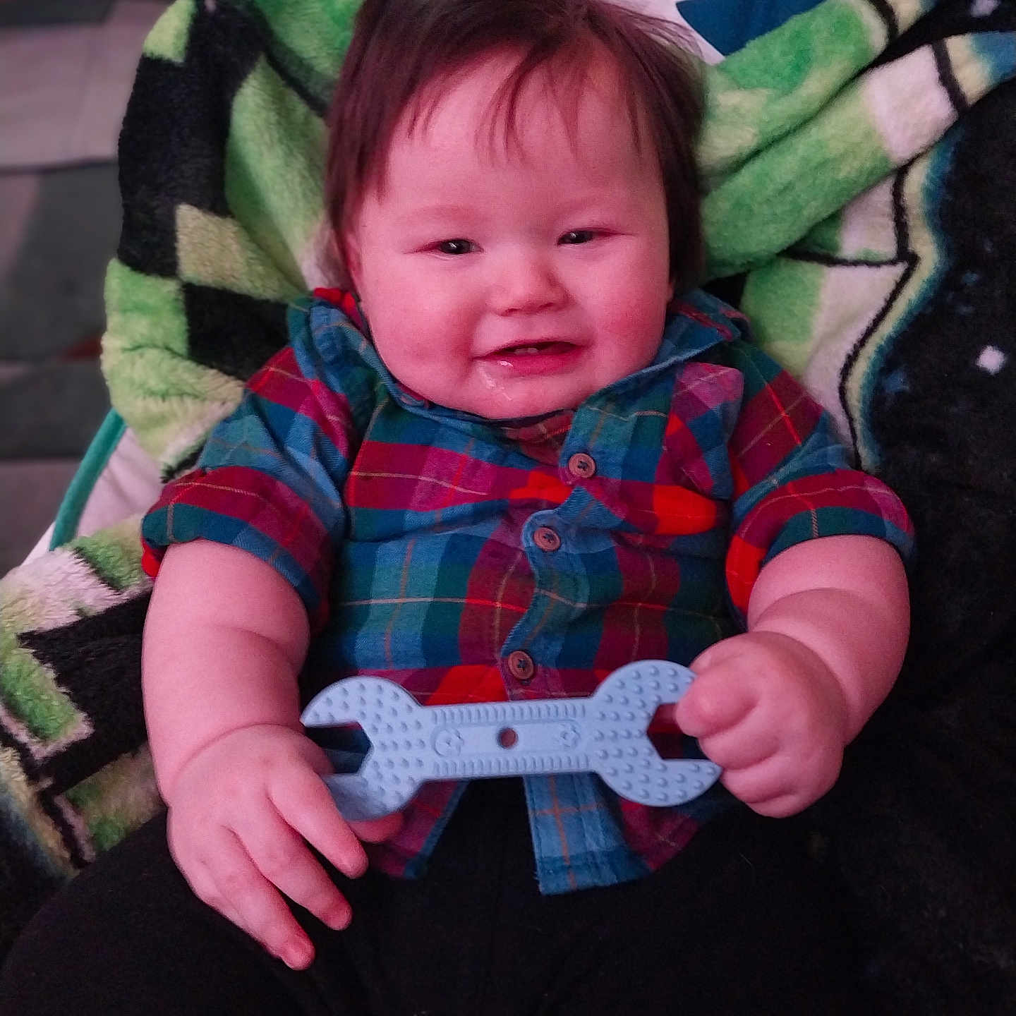 Cam is registered to the contest to win money with this photo: accessories, applique, baby, bed, belt, blanket, bodypart, chair, clothing, coat, couch, cushion, electronics, embroidery, face, finger, formalwear, frown, furniture, glove