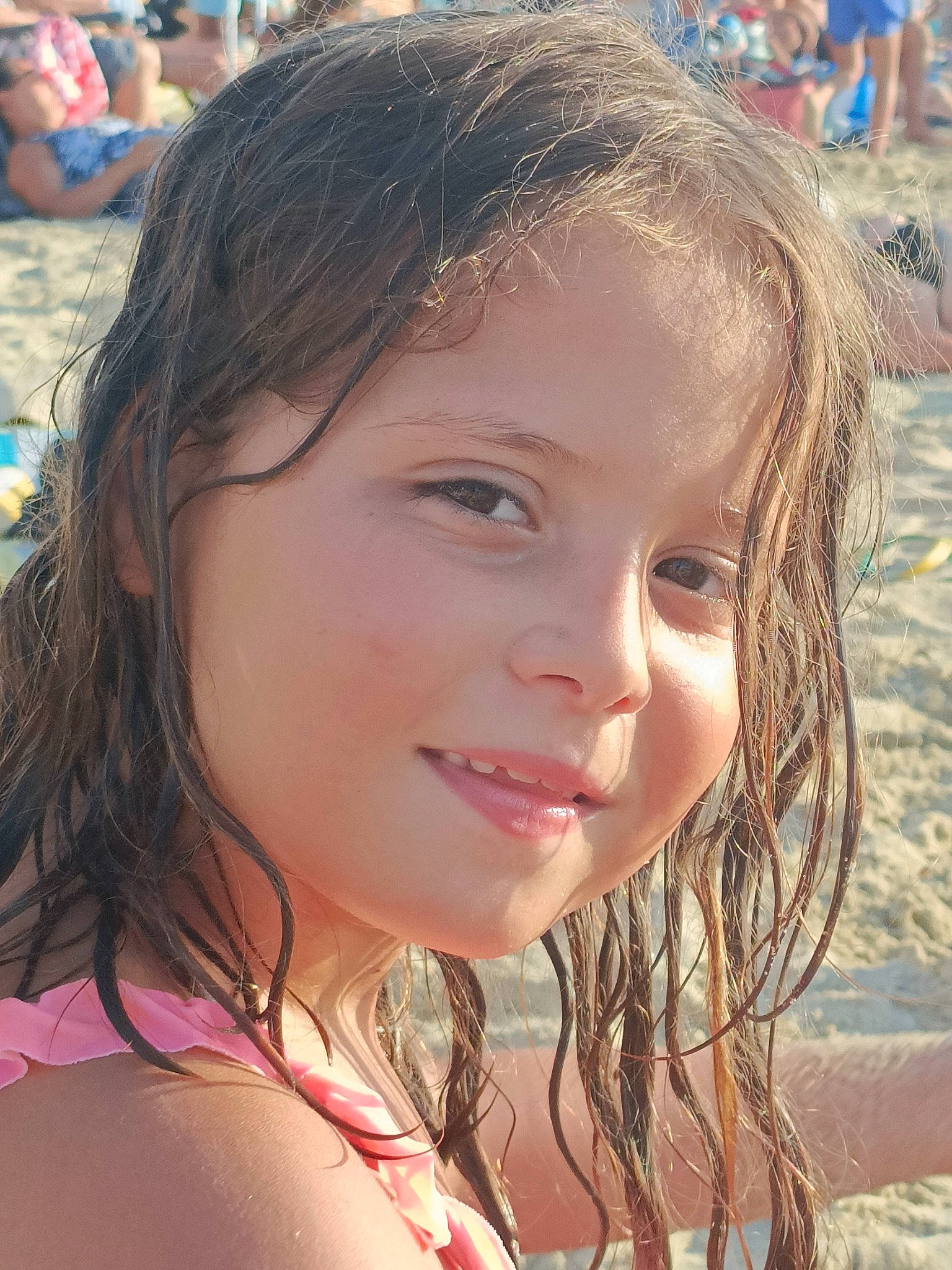 Maëva a rejoint le concours — aidez-le/la à gagner de superbes lots ! beach, black_hair, blue, chin, cool, eye, eyebrow, facial_expression, hairstyle, happy, head, iris, joy, leisure, lip, people_in_nature, person, photograph, skin, smile