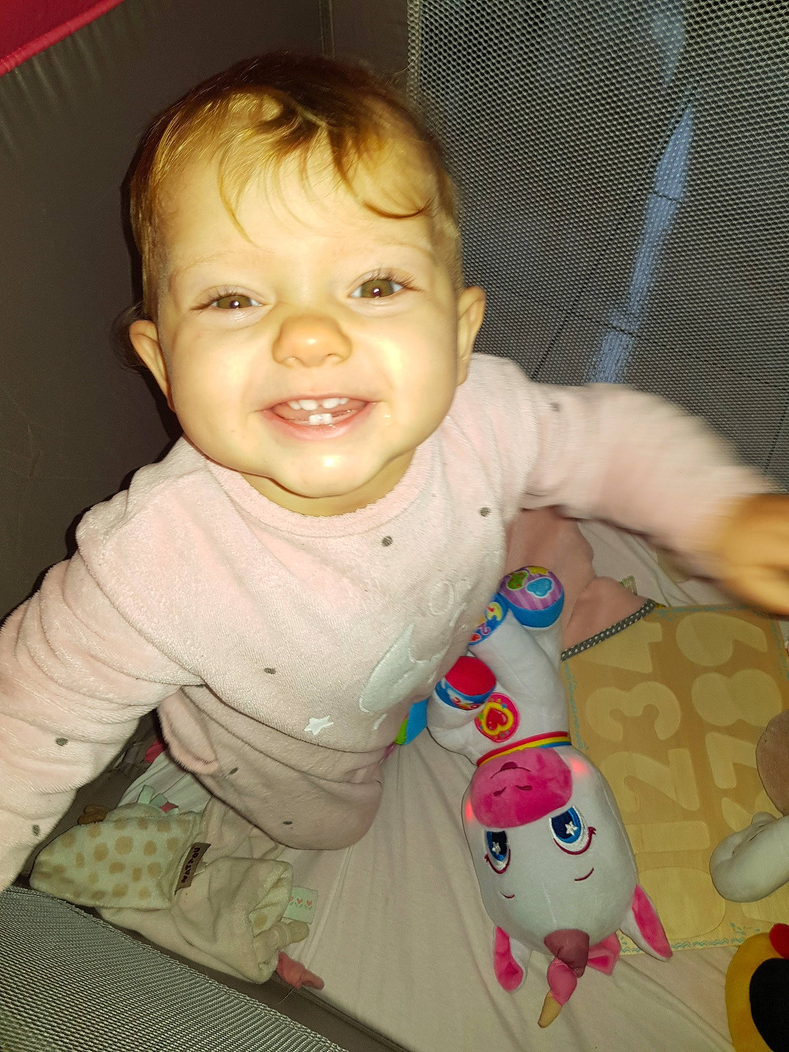 Loucia a rejoint le concours — aidez-le/la à gagner de superbes lots ! baby, cheek, child, ear, eye, face, forehead, head, iris, joy, lip, person, play, skin, smile, toddler