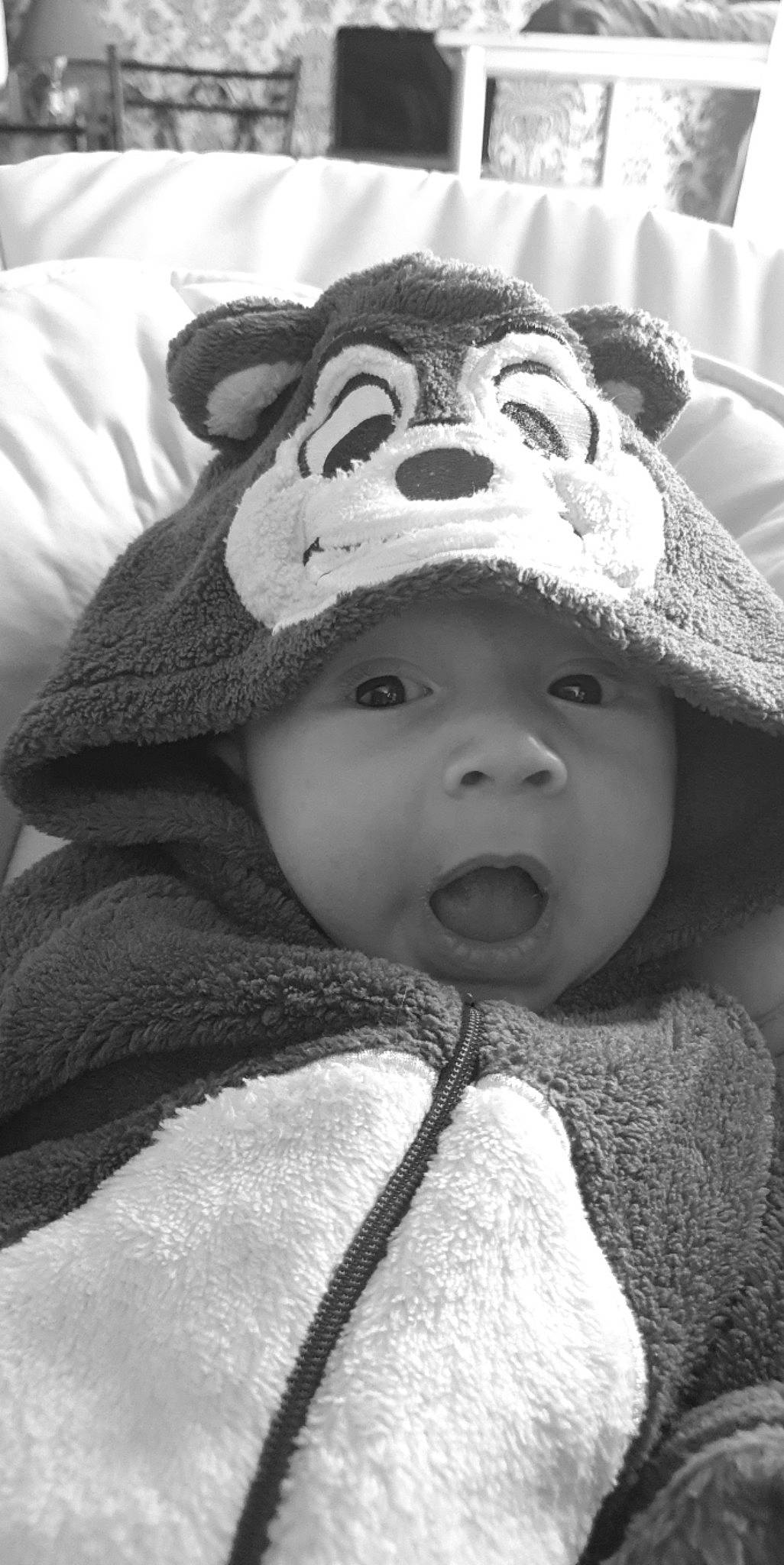 Meysson a rejoint le concours — aidez-le/la à gagner de superbes lots ! black, cap, cheek, chin, cool, eye, eyebrow, eyelash, face, fun, fur_clothing, happy, head, headgear, headwear, lip, mouth, nose, outerwear, person