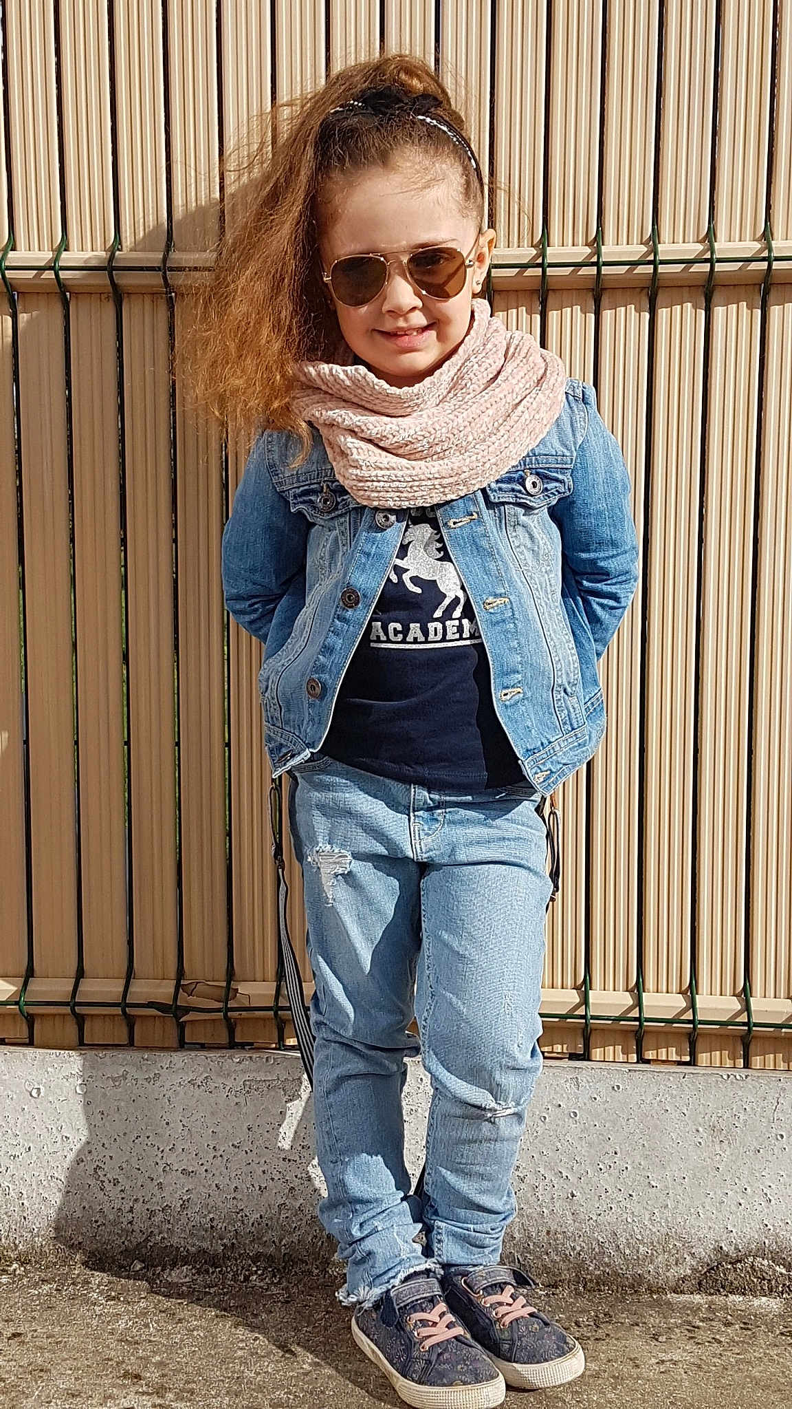 Louna a rejoint le concours — aidez-le/la à gagner de superbes lots ! child, child_model, clothing, cool, denim, eyewear, fashion, footwear, glasses, jacket, jeans, joy, outerwear, person, photograph, pocket, scarf, shoe, street_fashion, textile