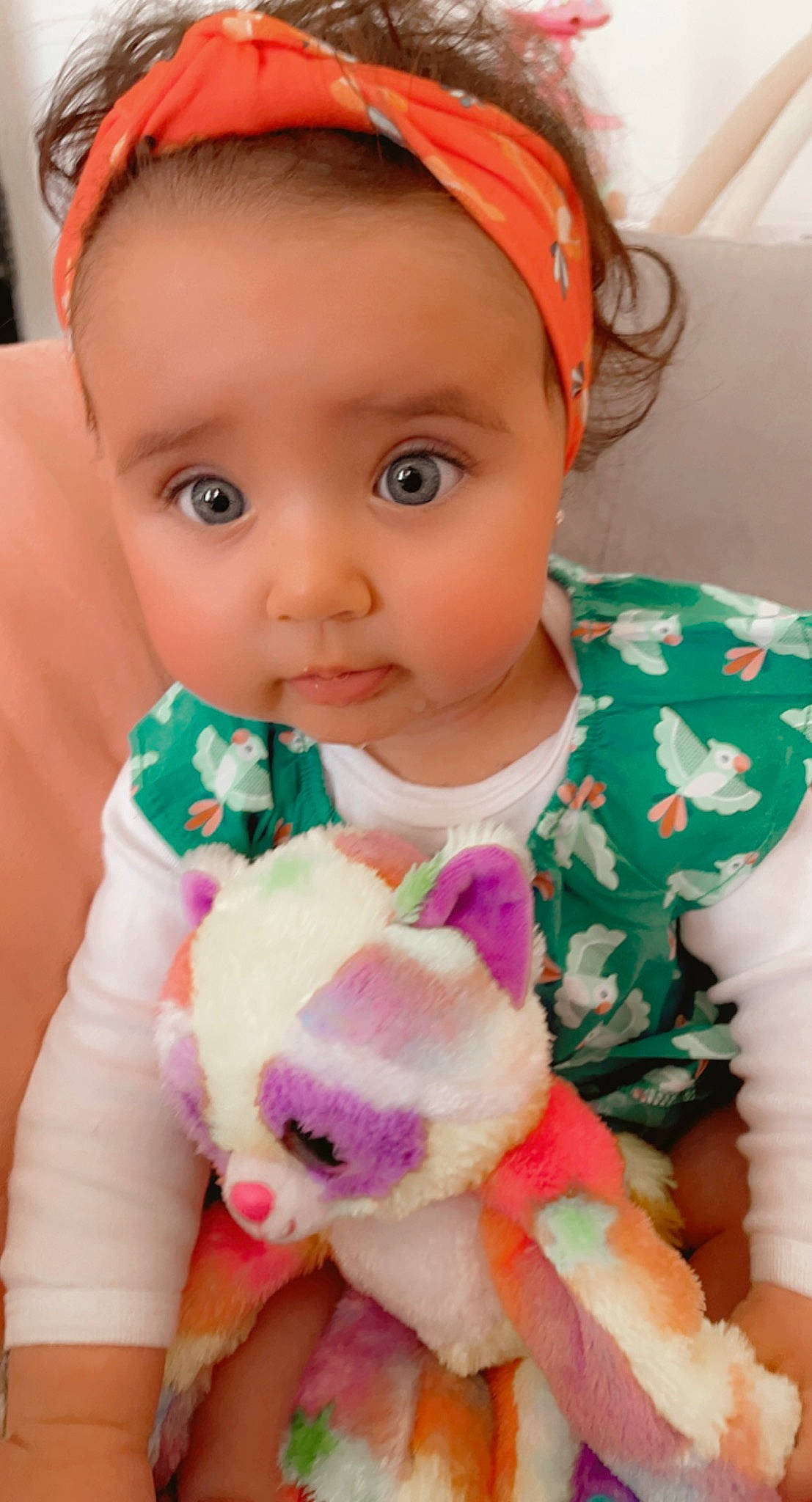 Sanaa participe au concours pour gagner de l'argent avec cette photo : baby, baby_toddler_clothing, cheek, chin, dress, eye, eyelash, face, happy, head, iris, lip, mammal, neck, nose, person, pink, skin, sleeve, textile