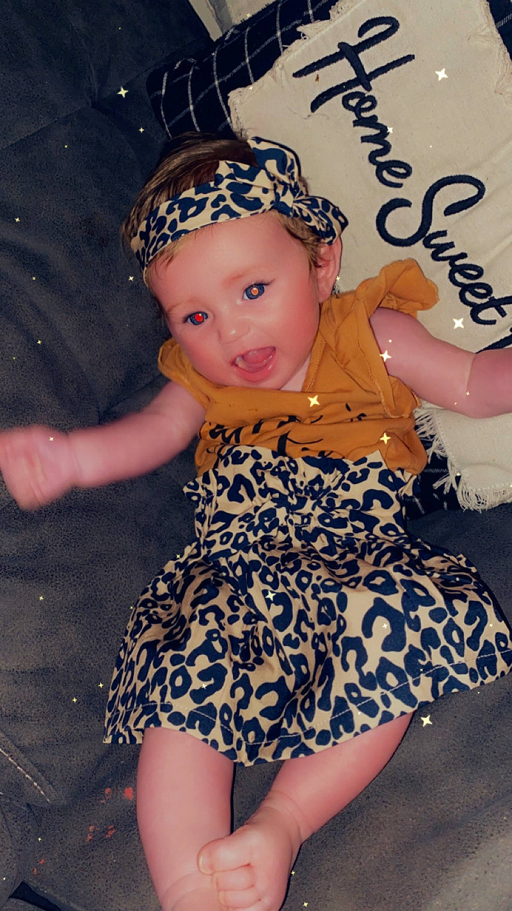 Aspen is registered to the contest to win money with this photo: baby_toddler_clothing, electric_blue, fashion_accessory, fashion_design, finger, fun, happy, head, headband, headgear, headpiece, headwear, human_leg, jewellery, leg, nail, one_piece_garment, pattern, person, skin