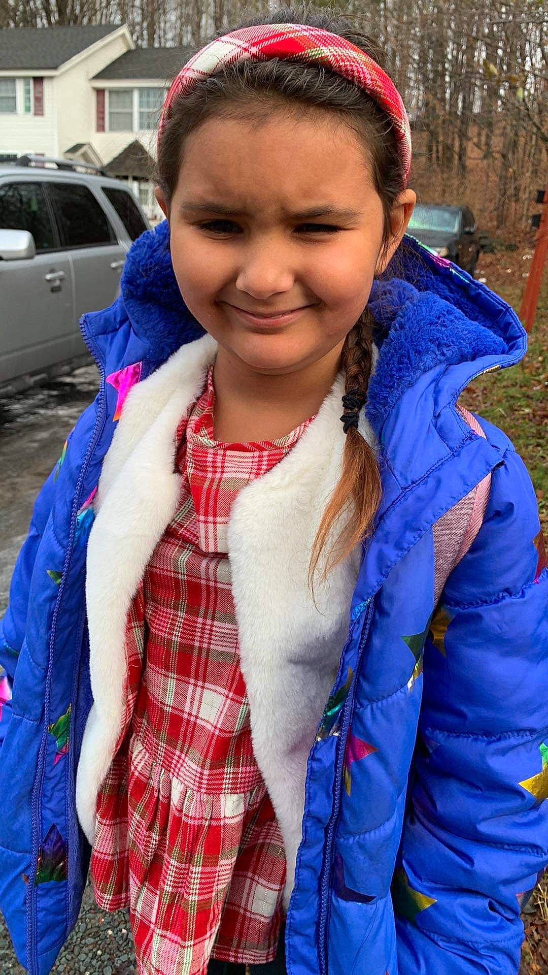 Arianna is registered to the contest to win money with this photo: beauty, blue, cool, electric_blue, event, eyewear, face, fashion, fashion_accessory, fun, happy, jewellery, joy, pattern, person, plaid, smile, street_fashion, tartan, textile