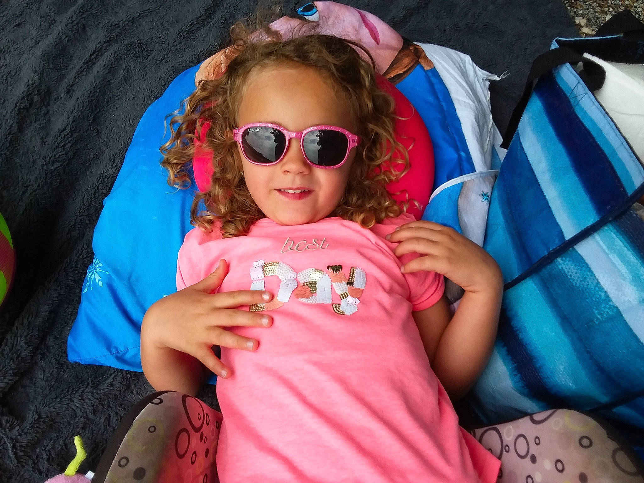 Ellie participe au concours pour gagner de l'argent avec cette photo : child, cool, eyewear, fun, glasses, head, joy, lip, person, pink, play, sunglasses, toddler, vacation, vision_care