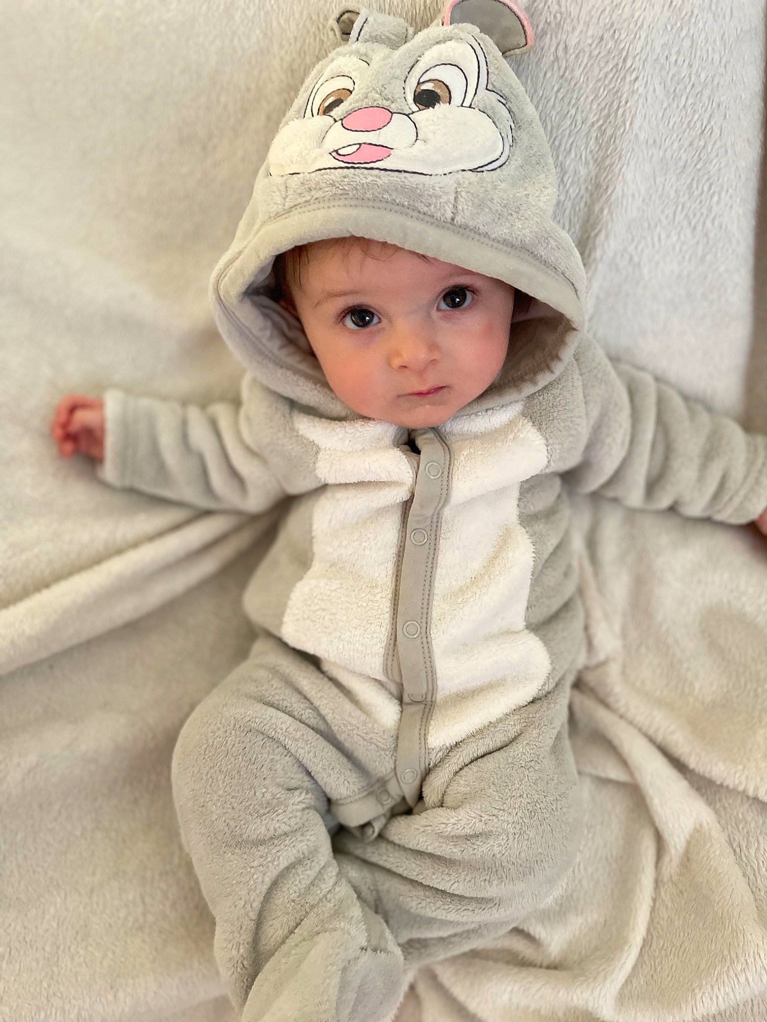 Maylon a rejoint le concours — aidez-le/la à gagner de superbes lots ! baby, baby_toddler_clothing, cap, cheek, child, comfort, eye, face, fashion_accessory, fur, hat, head, headwear, hood, knit_cap, linens, lip, outerwear, person, sleeve