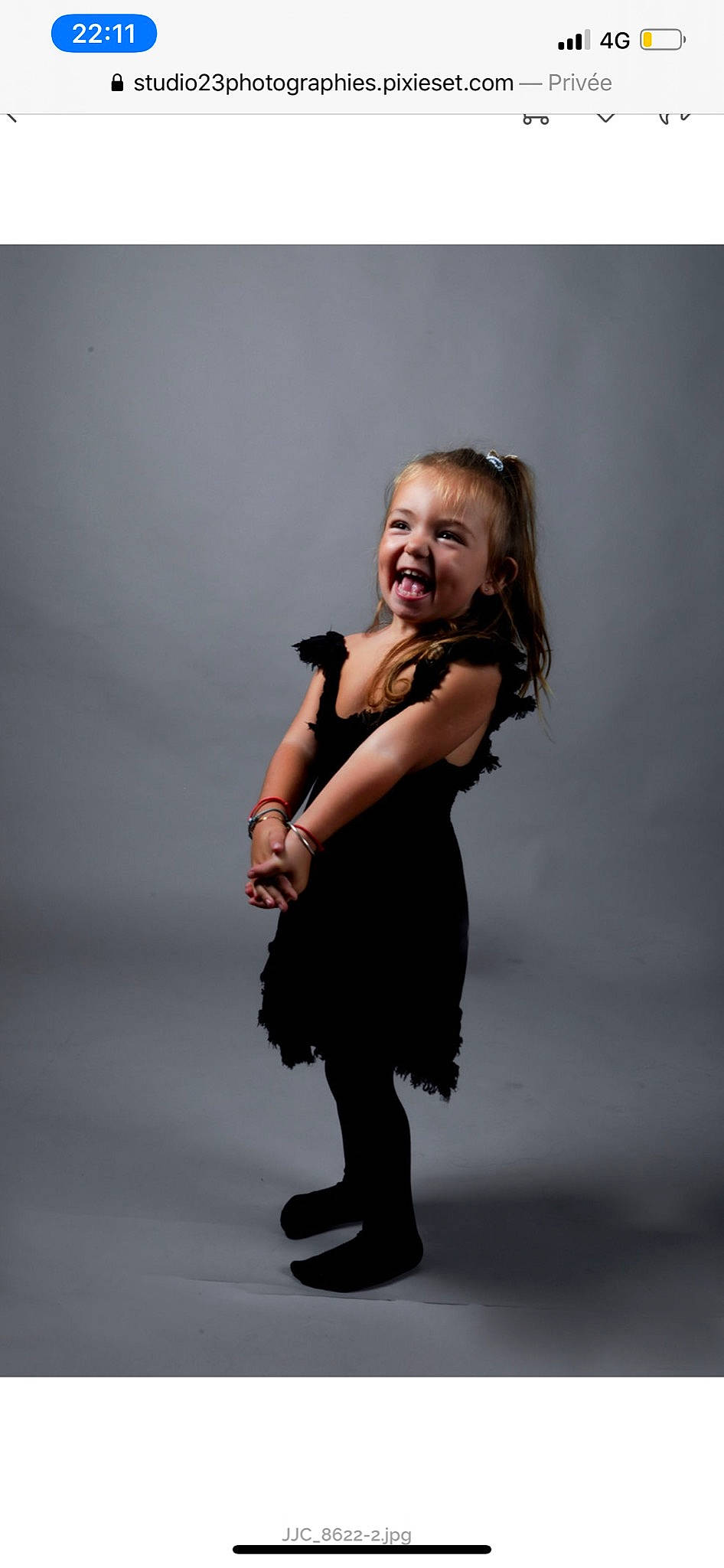 Victoria a rejoint le concours — aidez-le/la à gagner de superbes lots ! arm, child, child_model, dance, dancer, dress, fashion, flash_photography, footwear, human_body, joint, leg, model, person, photo_shoot, photography, shoe, shoulder, smile, standing