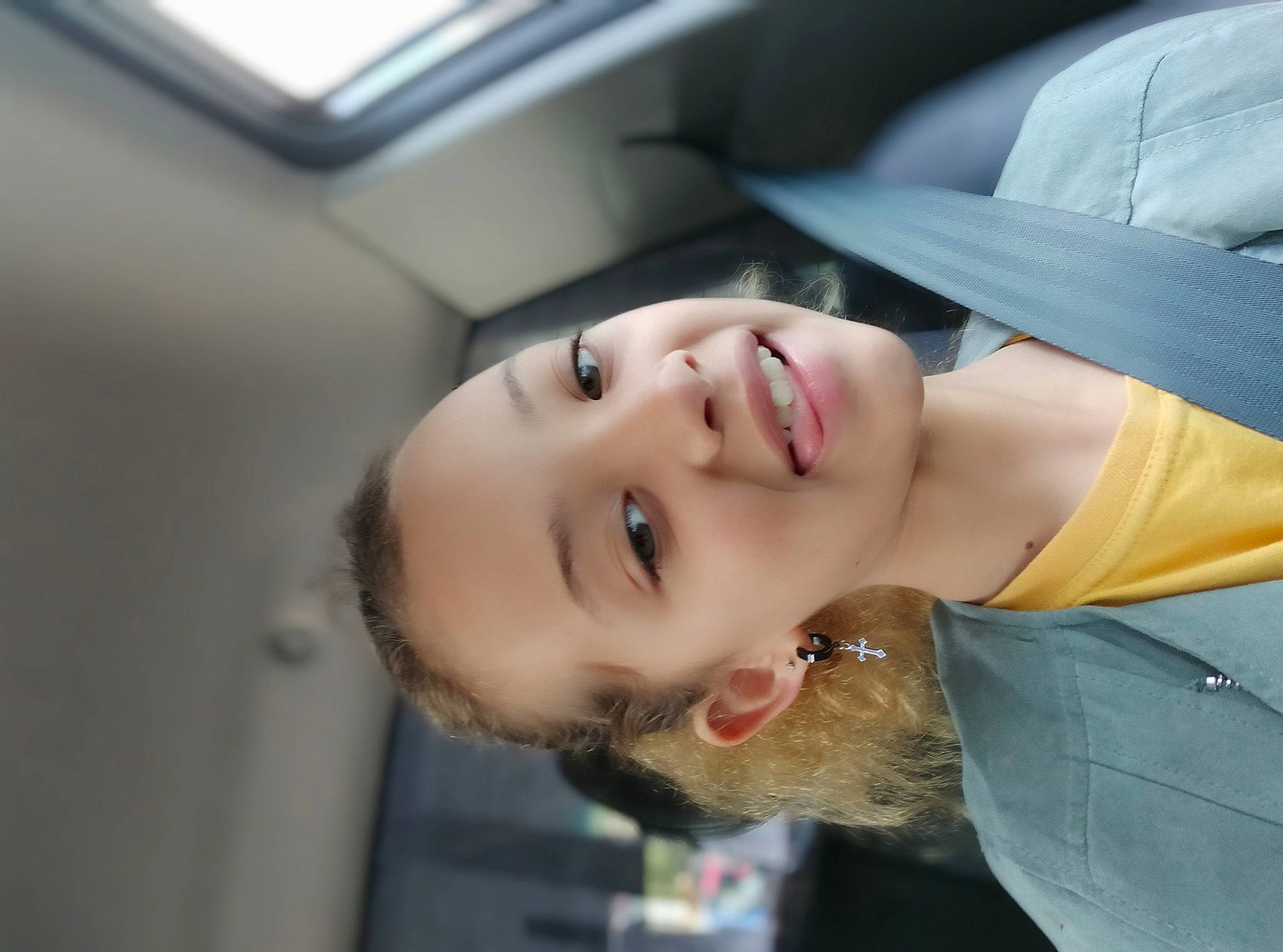 Audrey participe au concours pour gagner de l'argent avec cette photo : beauty, black_hair, cheek, chin, ear, eye, eyebrow, face, forehead, hair, head, jaw, joy, lip, mouth, neck, nose, person, photography, selfie