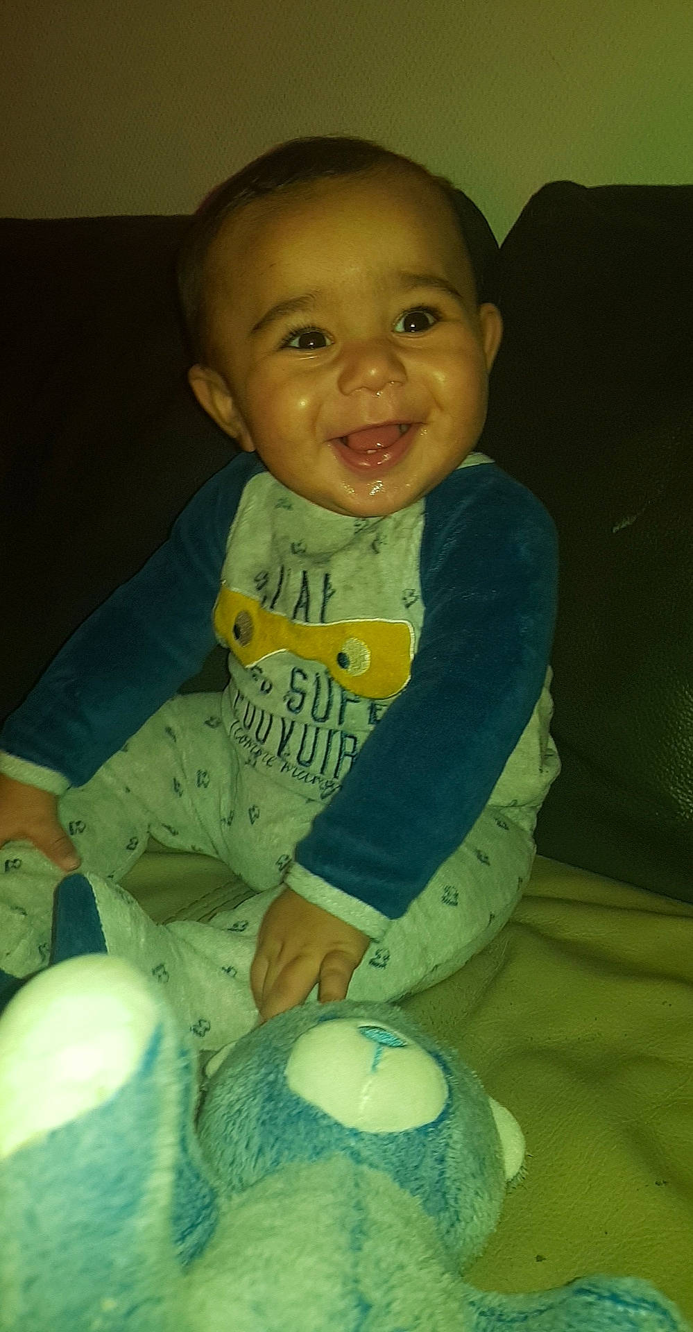 Wahib participe au concours pour gagner de l'argent avec cette photo : baby, cheek, child, chin, eye, face, fun, head, joy, person, sitting, skin, smile, toddler