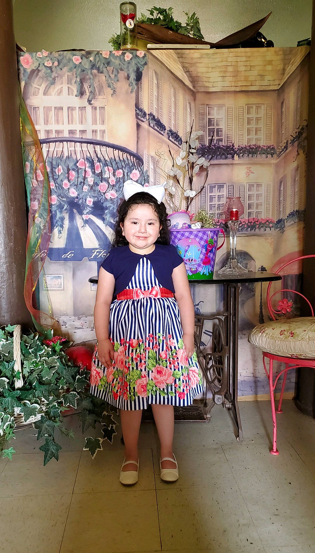 Aryanna is registered to the contest to win money with this photo: child, child_model, joy, pattern, person