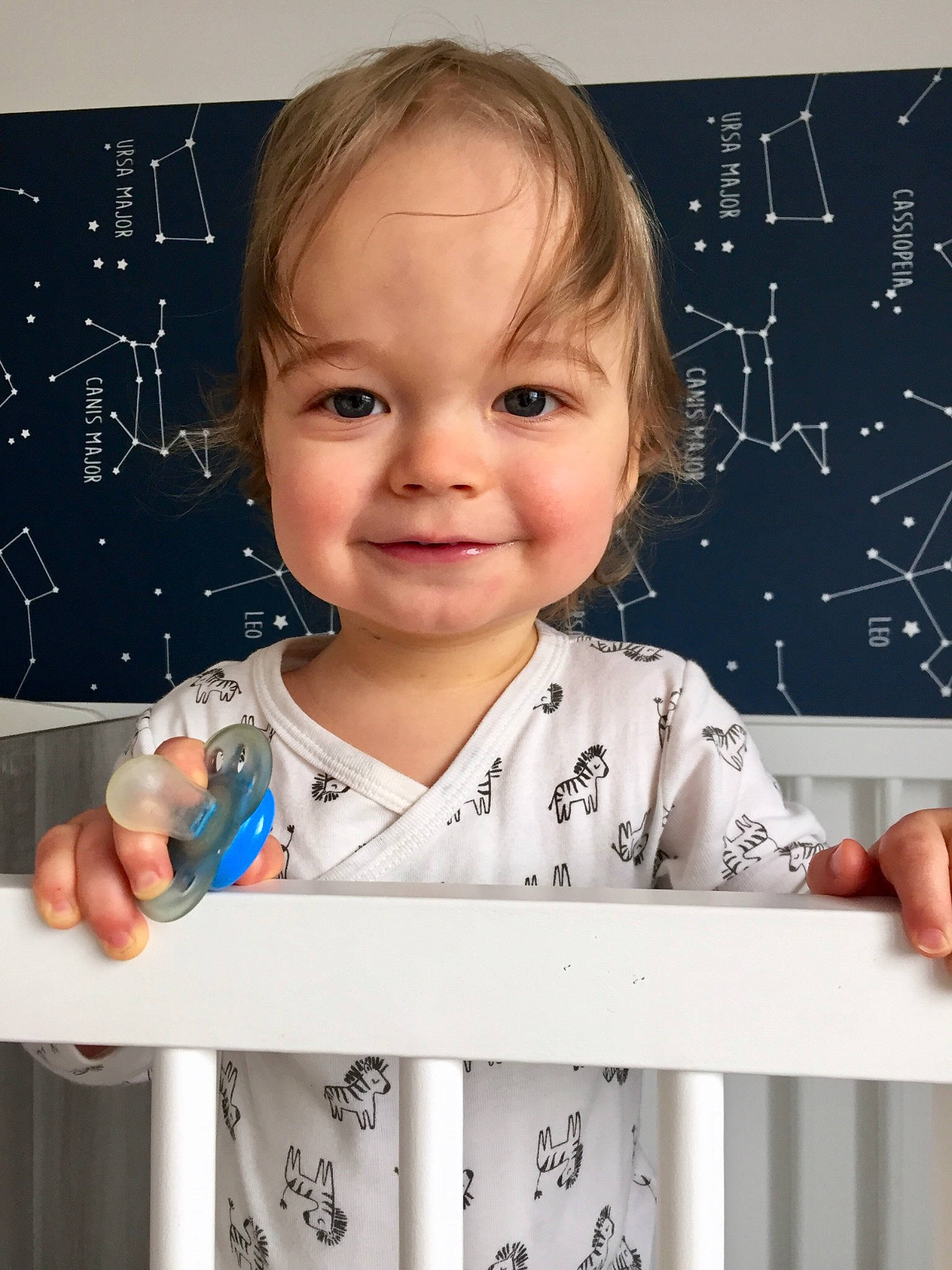 Orion participe au concours pour gagner de l'argent avec cette photo : baby, baby_toddler_clothing, cheek, child, event, facial_expression, gesture, happy, joy, pattern, person, rectangle, room, sleeve, smile, t_shirt, thumb, toddler