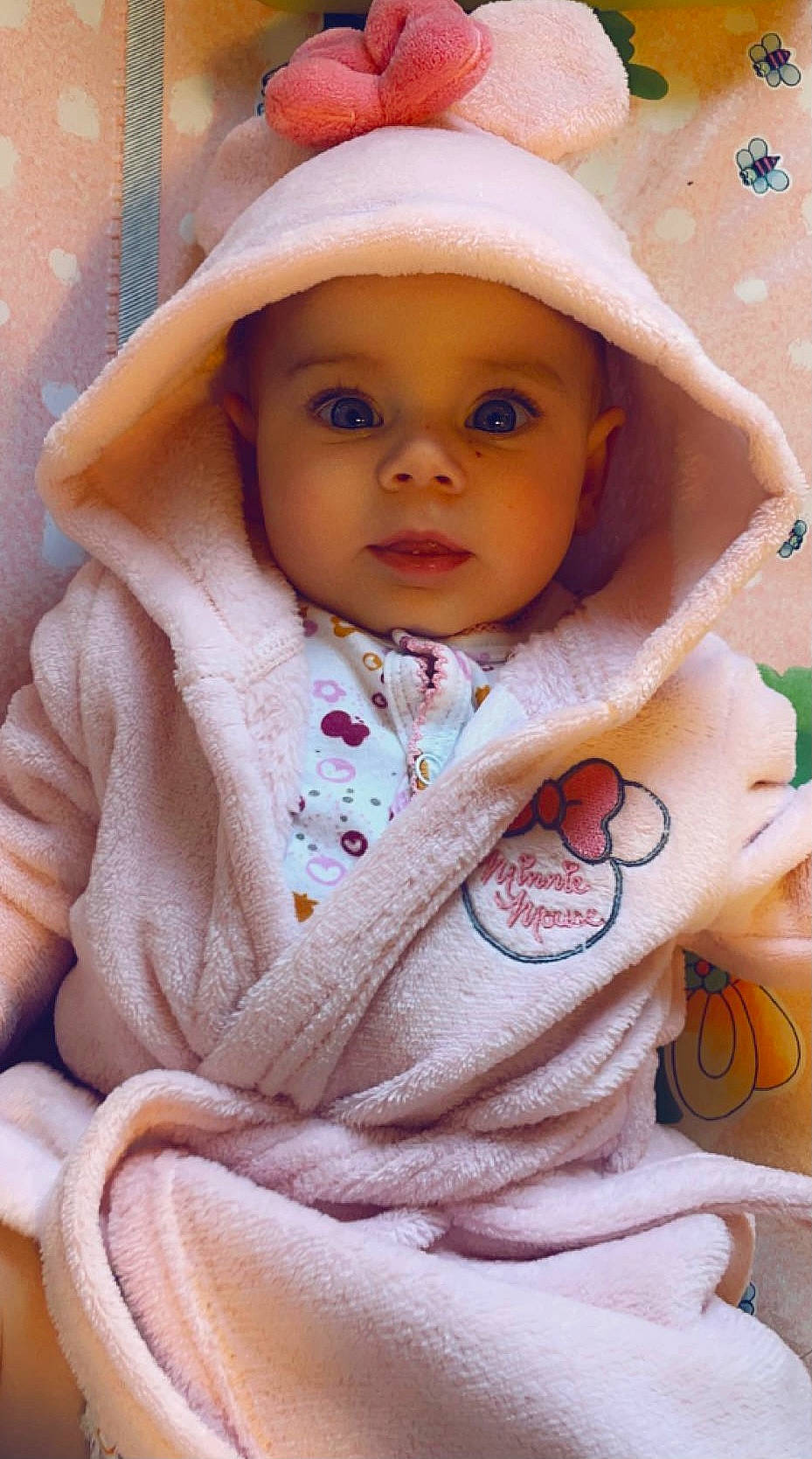 Aëlys participe au concours pour gagner de l'argent avec cette photo : baby, baby_toddler_clothing, cheek, chin, eye, eyebrow, face, facial_expression, head, headwear, human, iris, lip, nose, organ, outerwear, person, pink, skin, sleeve