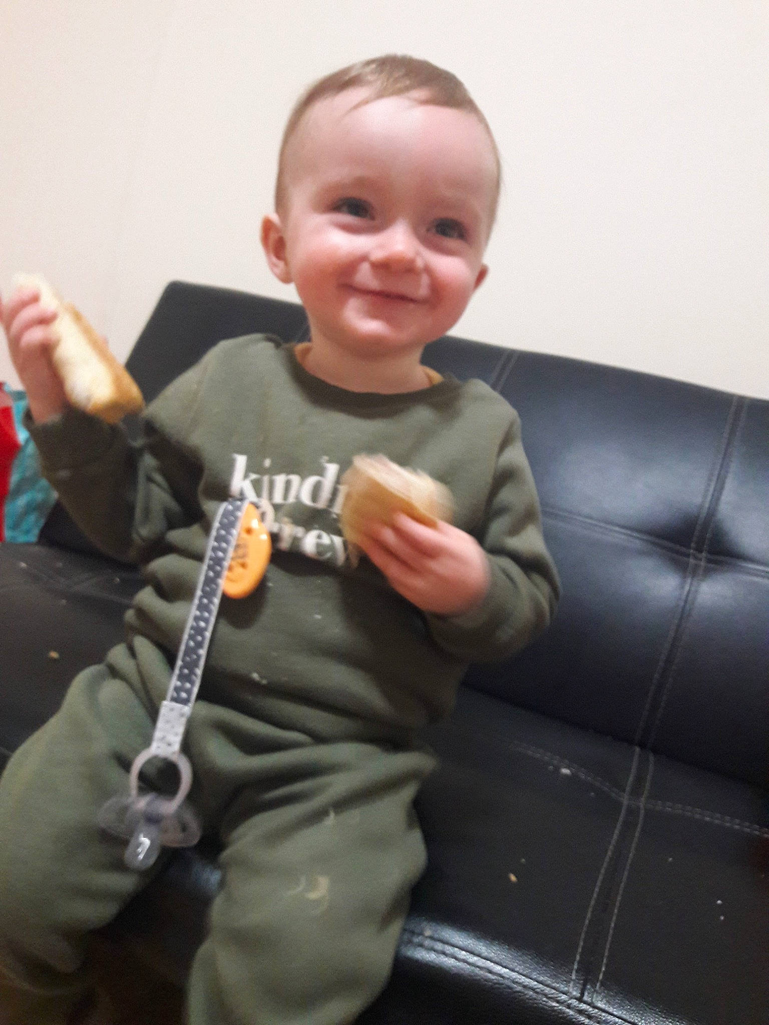 Layton James joined the competition — help win amazing prizes! arm, elbow, face, finger, gesture, hair, hand, happy, head, human_body, joint, joy, leg, musical_instrument, person, sleeve, smile, string_instrument, t_shirt, thumb