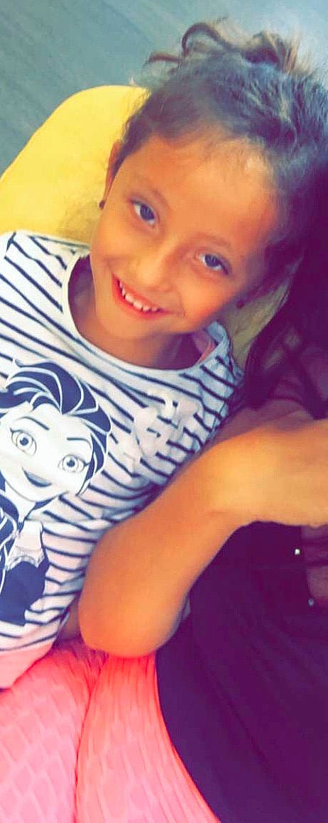 Nina a rejoint le concours — aidez-le/la à gagner de superbes lots ! arm, beauty, cheek, child, chin, cool, eye, eyebrow, face, facial_expression, forehead, hair, head, joy, lip, mouth, nose, person, selfie, skin