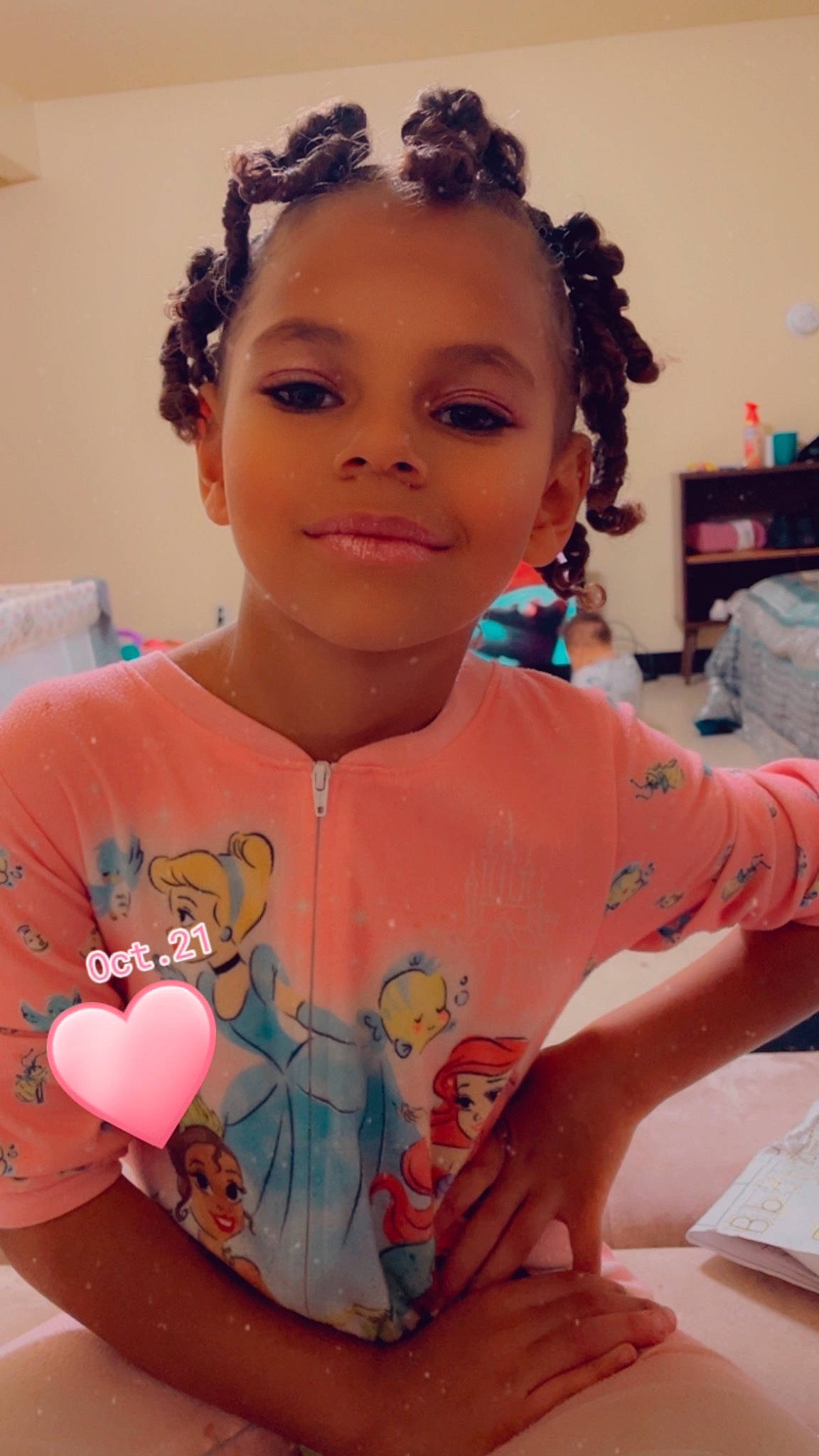 Carmen is registered to the contest to win money with this photo: baby_toddler_clothing, chest, child, event, fashion_accessory, fashion_design, forehead, fun, happy, insect, jewellery, joy, neck, necklace, person, pink, skin, sleeve, smile, t_shirt