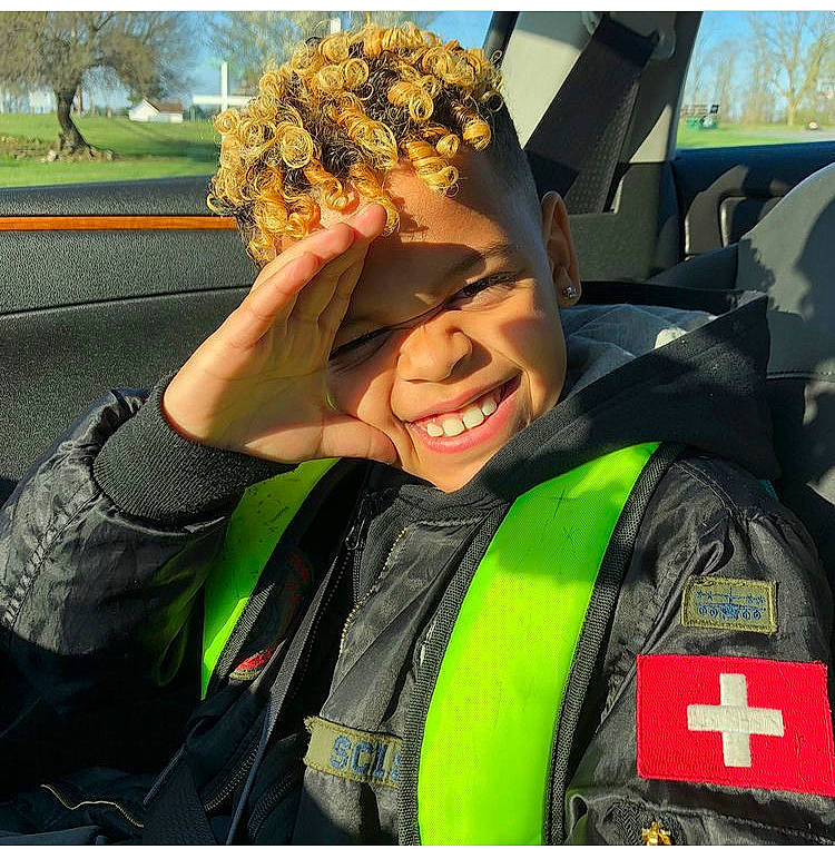 Dale joined the competition — help win amazing prizes! cool, costume, event, eyewear, fan, fashion_accessory, fictional_character, fun, gesture, glove, grass, green, happy, headwear, joy, person, personal_protective_equipment, plant, selfie, smile