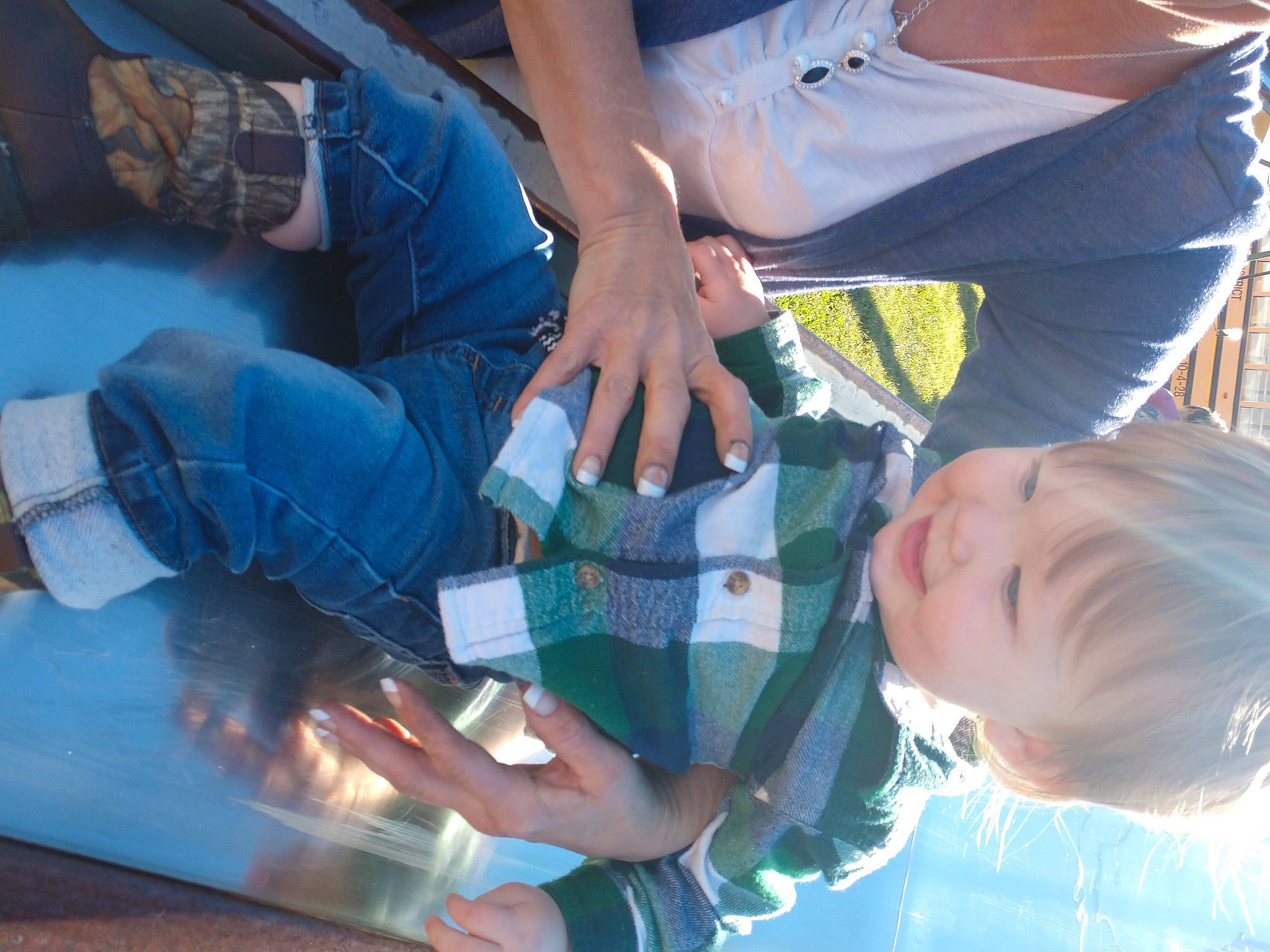 Axle is registered to the contest to win money with this photo: baby, baby_toddler_clothing, bracelet, carpenter_jeans, denim, flag, jeans, nail, person, pocket, thumb, toddler, walking_shoe, wrist