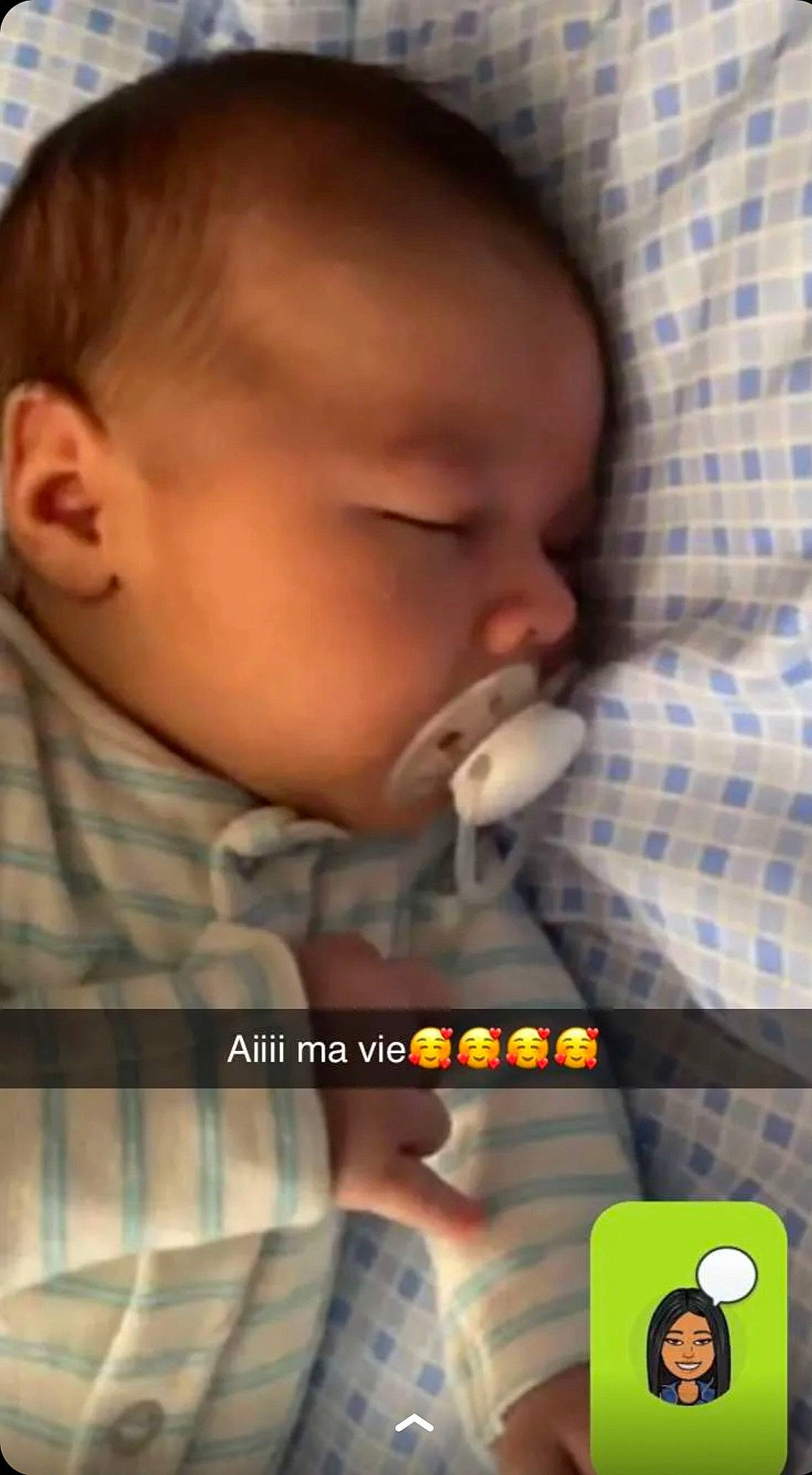 Miguel participe au concours pour gagner de l'argent avec cette photo : baby, baby_toddler_clothing, cheek, child, chin, comfort, ear, eyebrow, eyelash, facial_expression, finger, forehead, lip, mouth, nose, person, plaid, skin, tartan, toddler