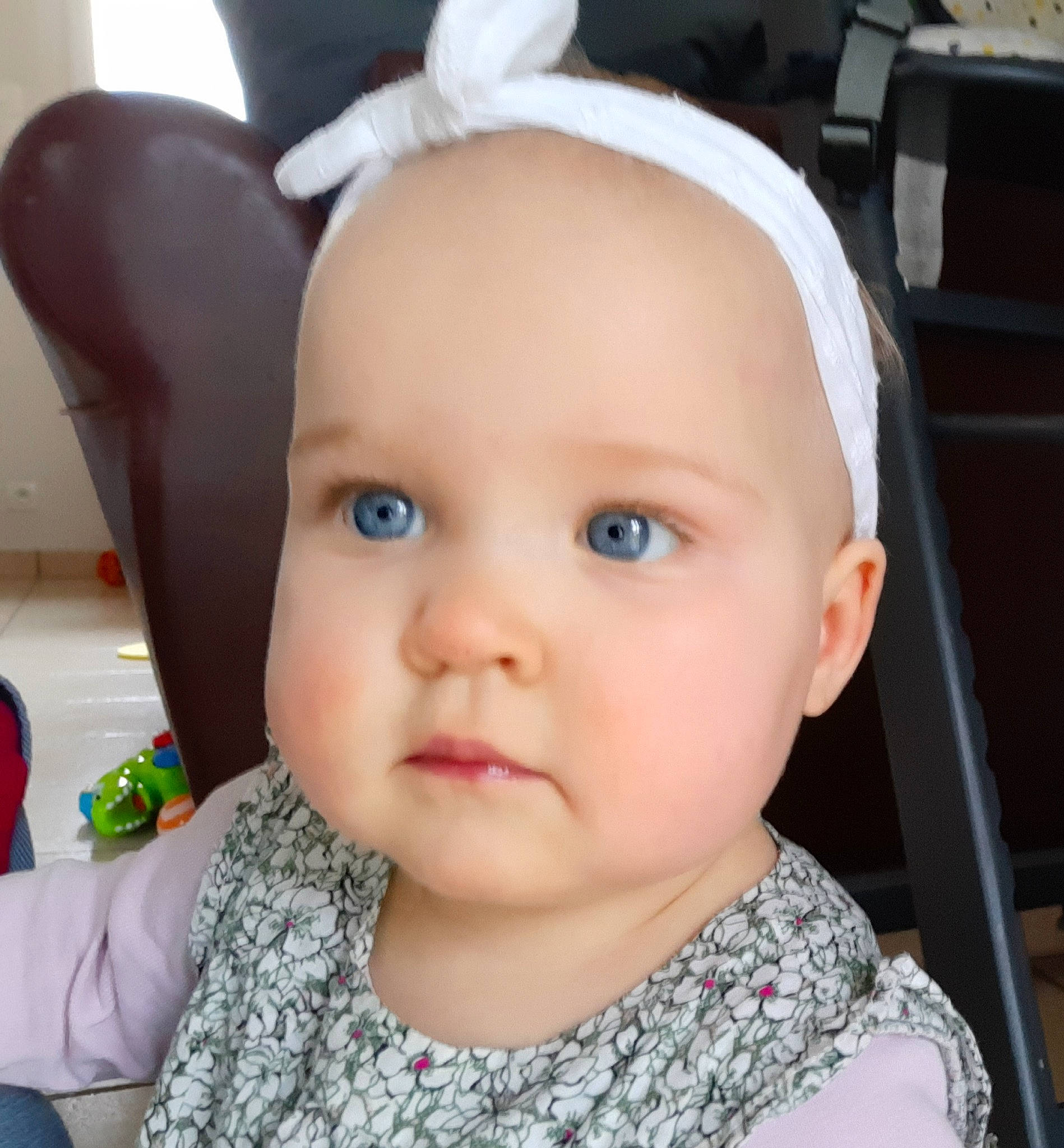 Arya a rejoint le concours — aidez-le/la à gagner de superbes lots ! baby, beauty, cheek, child, chin, ear, eye, eyebrow, face, forehead, hair, hair_accessory, head, headgear, lip, neck, nose, organ, person, skin