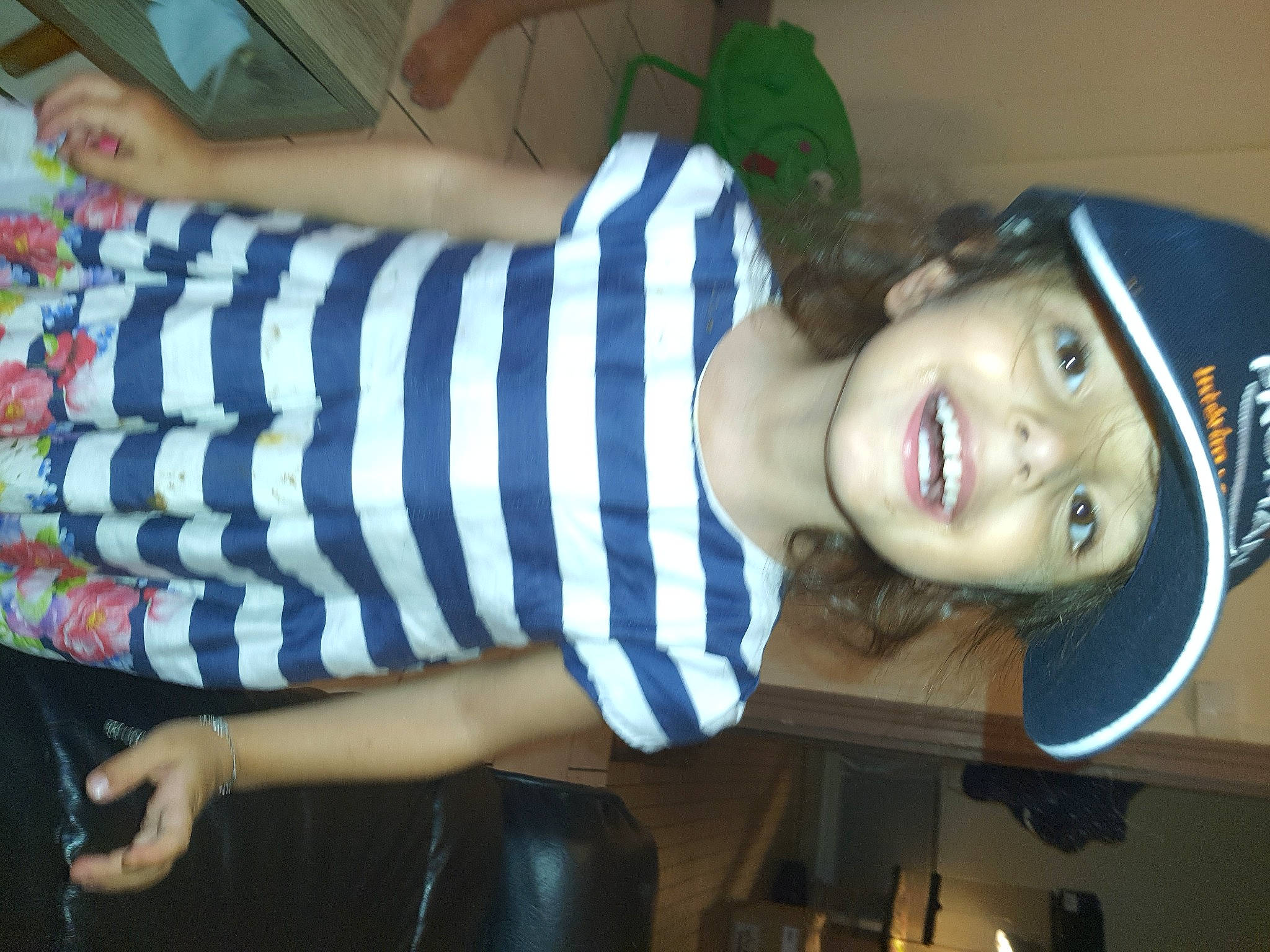 Kelhya participe au concours pour gagner de l'argent avec cette photo : baby, baby_toddler_clothing, baseball_cap, cap, child, elbow, electric_blue, face, fun, happy, hat, head, headwear, human_body, human_leg, joy, mammal, mouth, person, smile