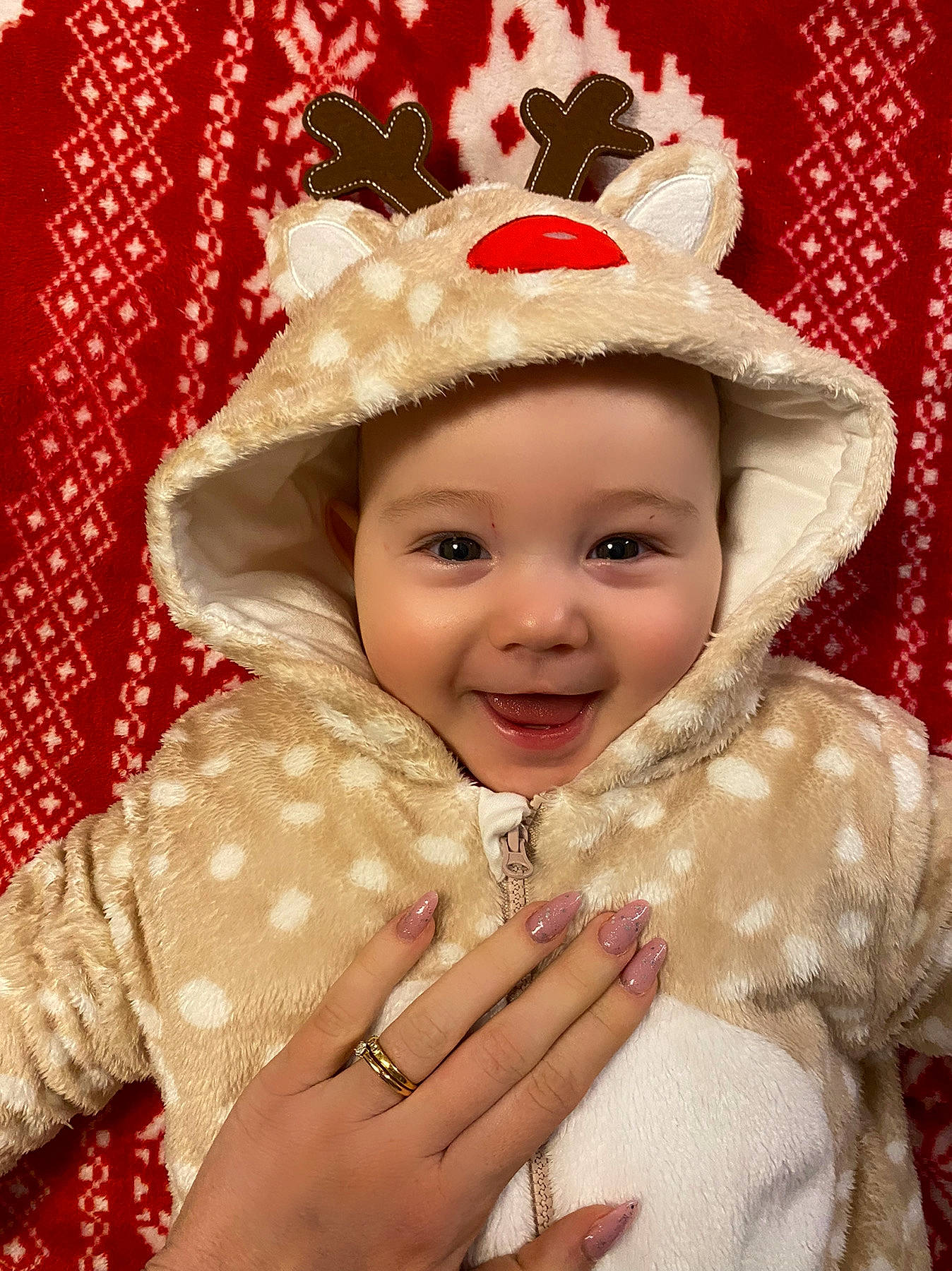 éden participe au concours pour gagner de l'argent avec cette photo : baby, baby_toddler_clothing, beauty, cap, child, costume_hat, event, fashion_accessory, fun, hair_accessory, happy, hat, headgear, headpiece, headwear, joy, pattern, person, pink, sleeve