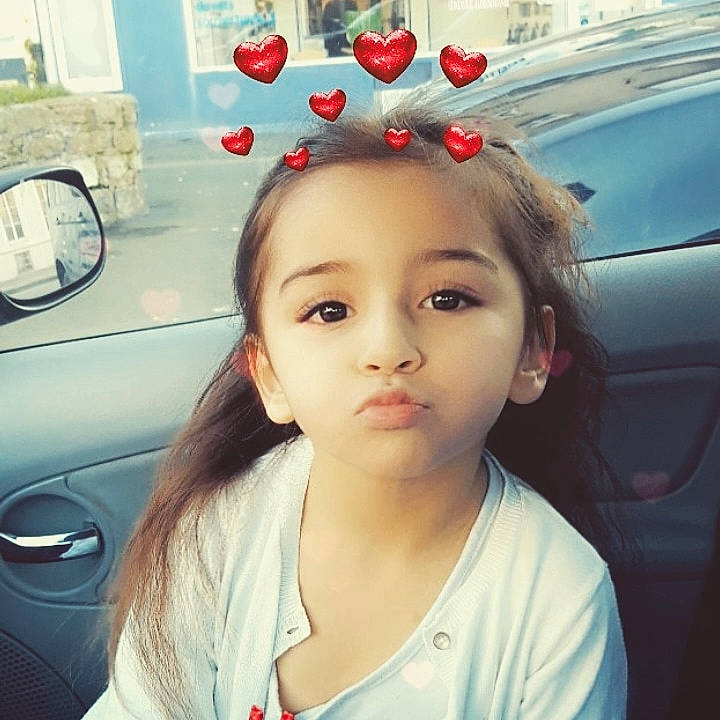 Lyhana participe au concours pour gagner de l'argent avec cette photo : beauty, child, chin, cool, ear, eye, eyebrow, face, forehead, hair, hairstyle, head, lip, long_hair, nose, person, photography, selfie, skin, smile