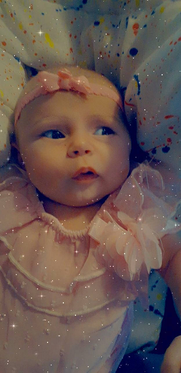 Arrow is registered to the contest to win money with this photo: baby, bathing, beauty, cheek, chest, child, eyebrow, eyelash, fun, happy, headwear, human_body, iris, lip, mouth, nose, person, pink, product, skin