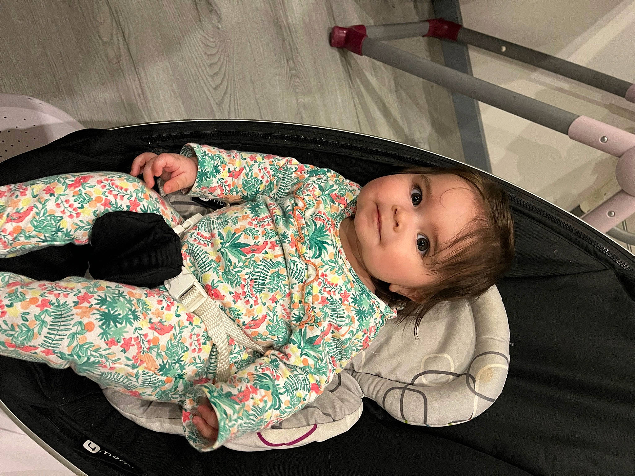 Apolline a rejoint le concours — aidez-le/la à gagner de superbes lots ! baby, baby_products, baby_toddler_clothing, bag, child, comfort, couch, fashion_accessory, linens, luggage_and_bags, pattern, person, room, sitting, sleep, sleeve, textile, toddler