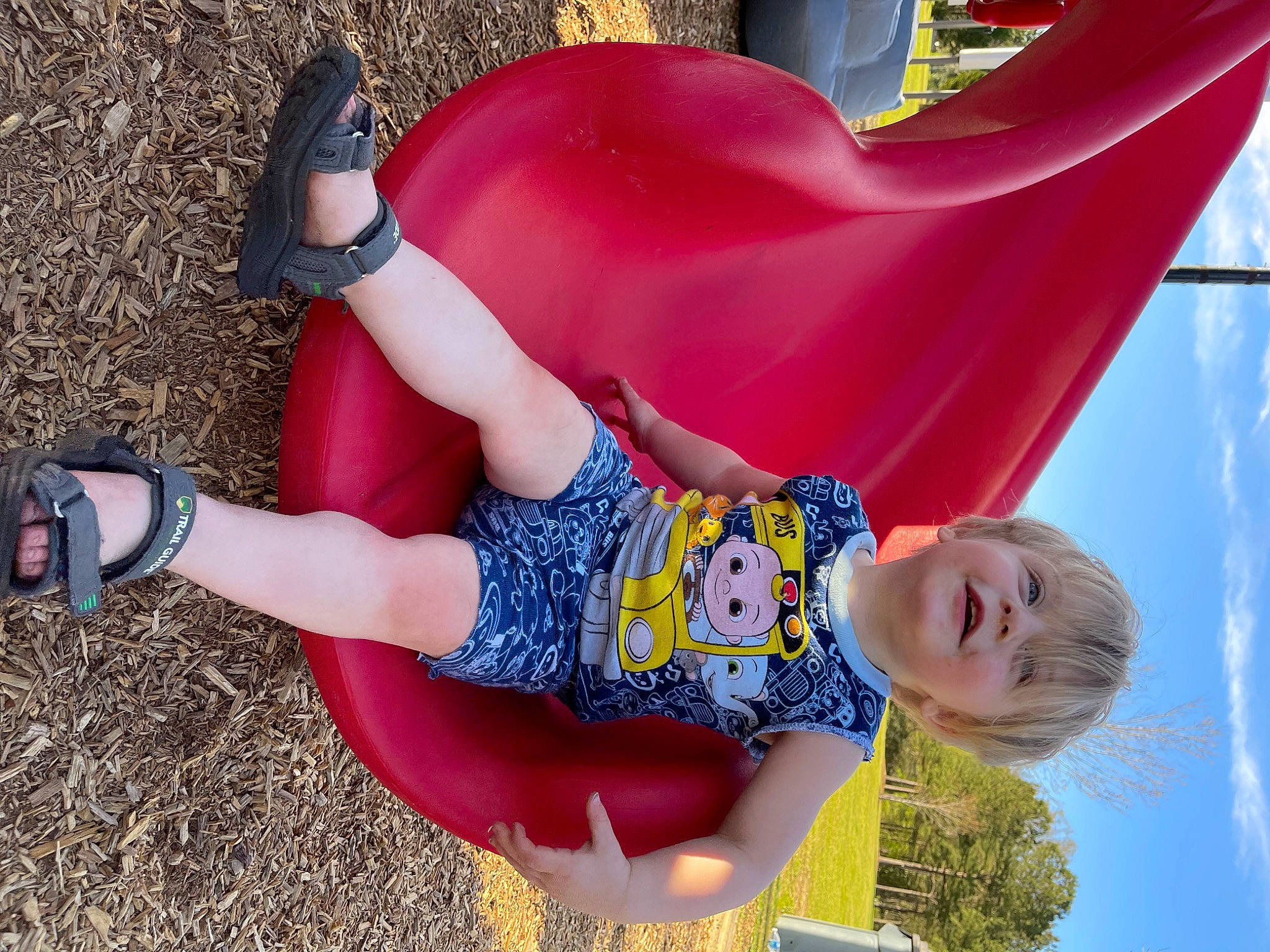 Matthew is registered to the contest to win money with this photo: arm, beauty, blond, cloud, fun, grass, happy, human_leg, joy, knee, leg, leisure, magenta, people_in_nature, person, pink, red, sky, smile, summer