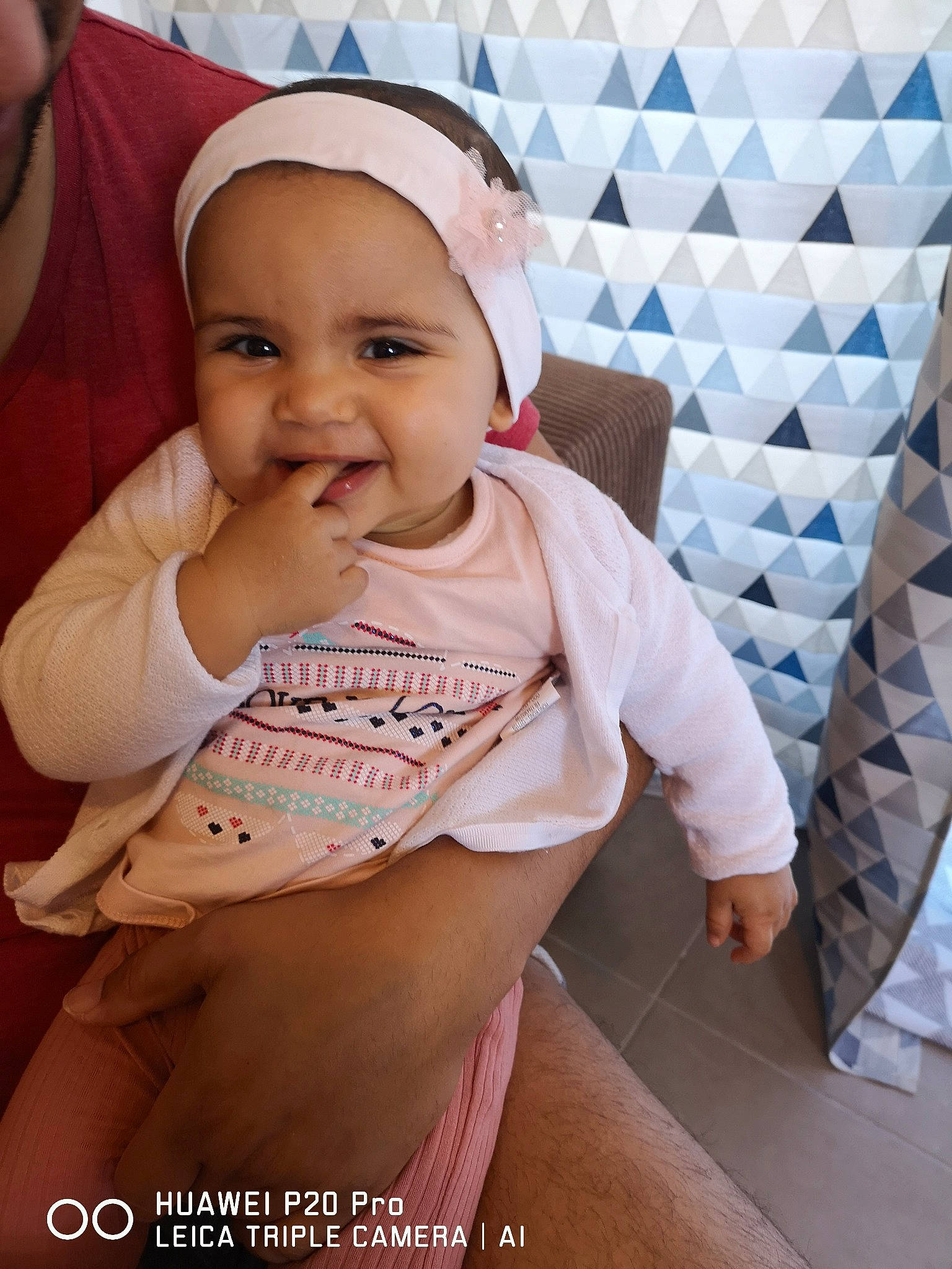 Lina participe au concours pour gagner de l'argent avec cette photo : baby, cheek, child, headwear, joy, pattern, person, skin, smile, toddler