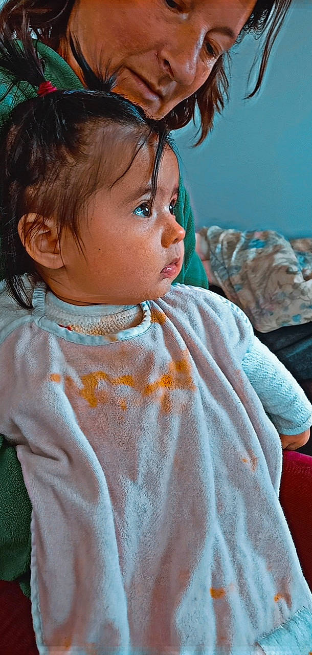 Alyana a rejoint le concours — aidez-le/la à gagner de superbes lots ! arm, cheek, chin, dress, eye, eyebrow, eyelash, face, facial_expression, forehead, hair, hairstyle, head, human_body, lip, nose, organ, person, shoulder, skin