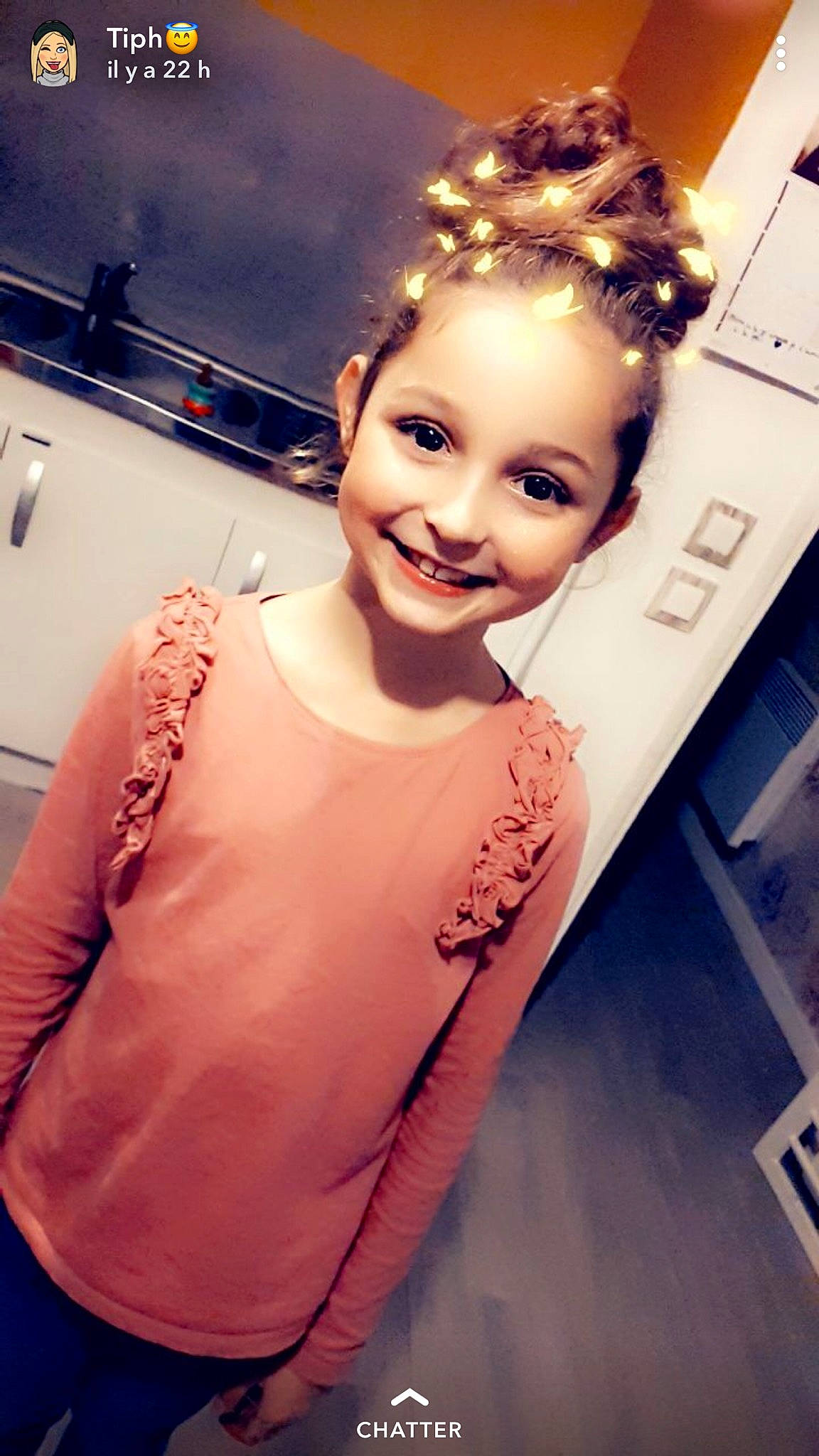 Sheyness a rejoint le concours — aidez-le/la à gagner de superbes lots ! arm, beauty, bun, child, cool, ear, eyebrow, face, forehead, hair, hair_accessory, hairstyle, head, headband, headpiece, joy, lip, long_hair, person, shoulder