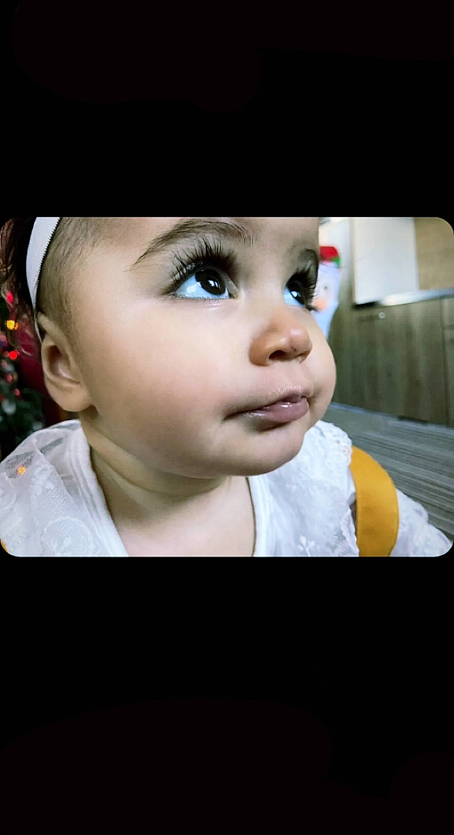 Gynger a rejoint le concours — aidez-le/la à gagner de superbes lots ! baby, black_hair, cap, cheek, child, cool, doll, eyebrow, eyelash, fashion_accessory, flash_photography, hat, headwear, iris, lip, nose, person, portrait_photography, rose, selfie