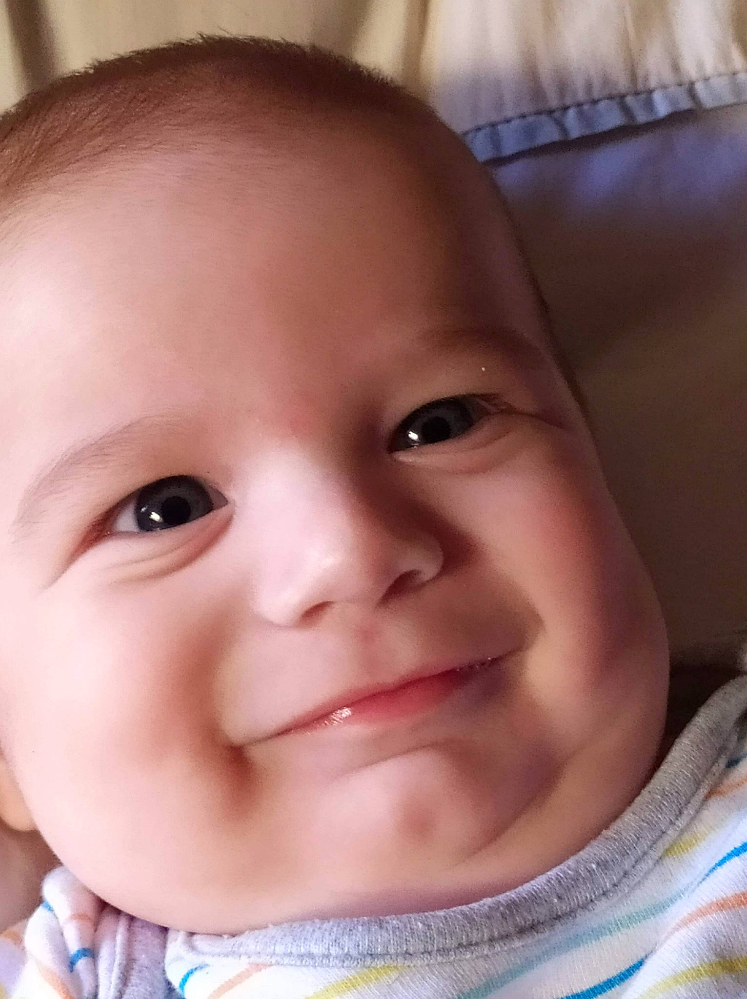 Lenny a rejoint le concours — aidez-le/la à gagner de superbes lots ! baby, beauty, cheek, child, chin, close_up, eye, eyebrow, face, facial_expression, forehead, happy, head, iris, joy, lip, mouth, nose, person, skin