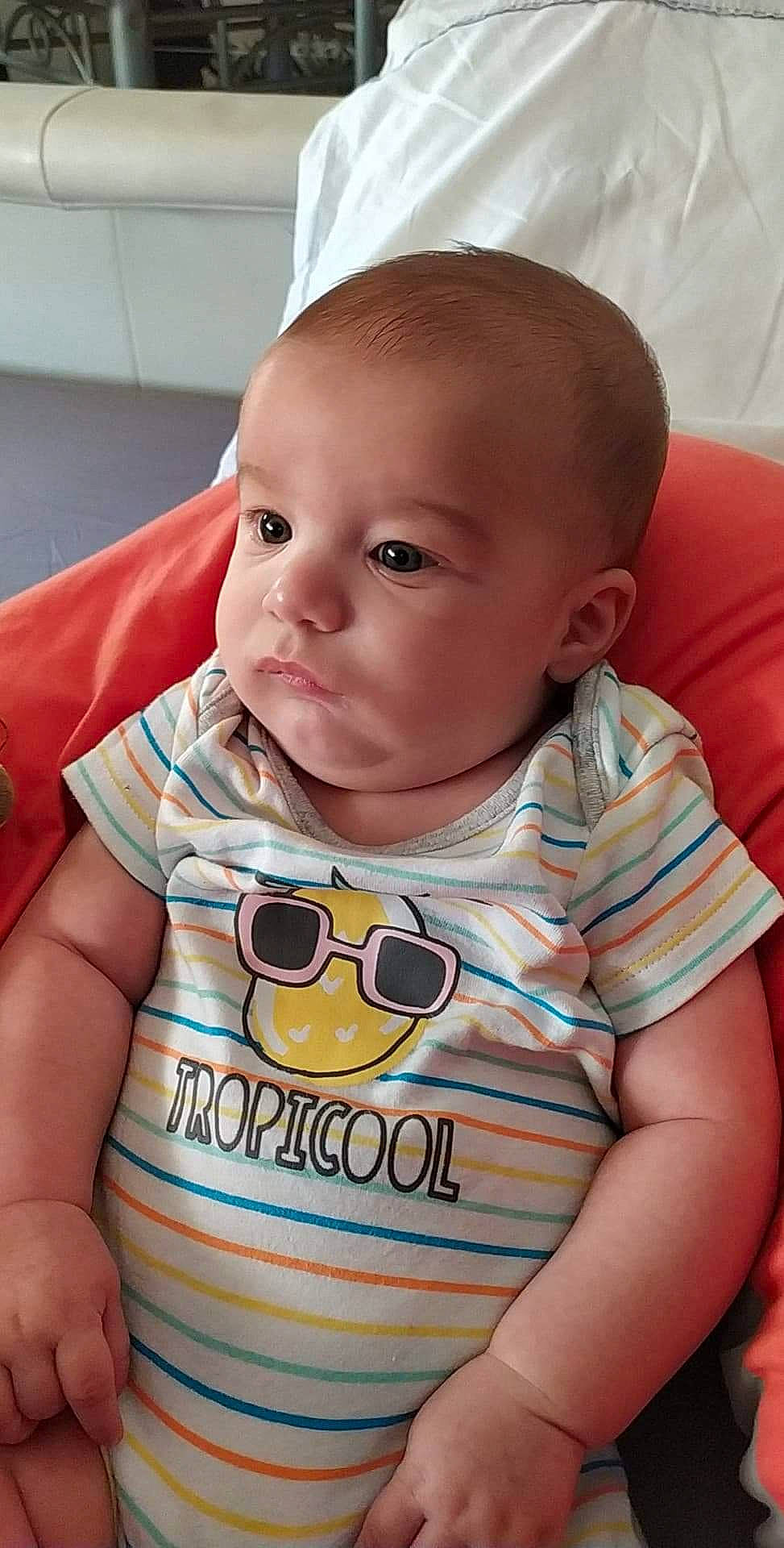 Lenny a rejoint le concours — aidez-le/la à gagner de superbes lots ! baby, baby_products, baby_toddler_clothing, cheek, child, face, head, person, skin, toddler, tummy_time